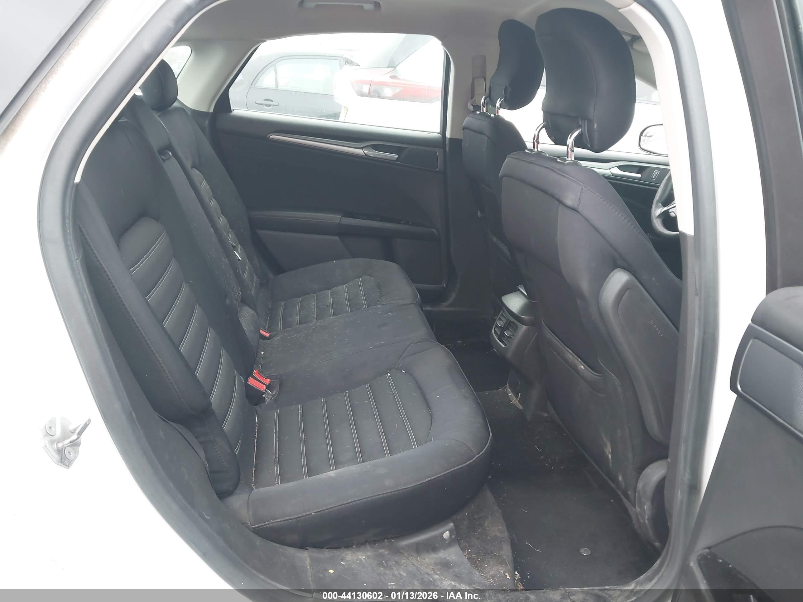 FORD FUSION image 8