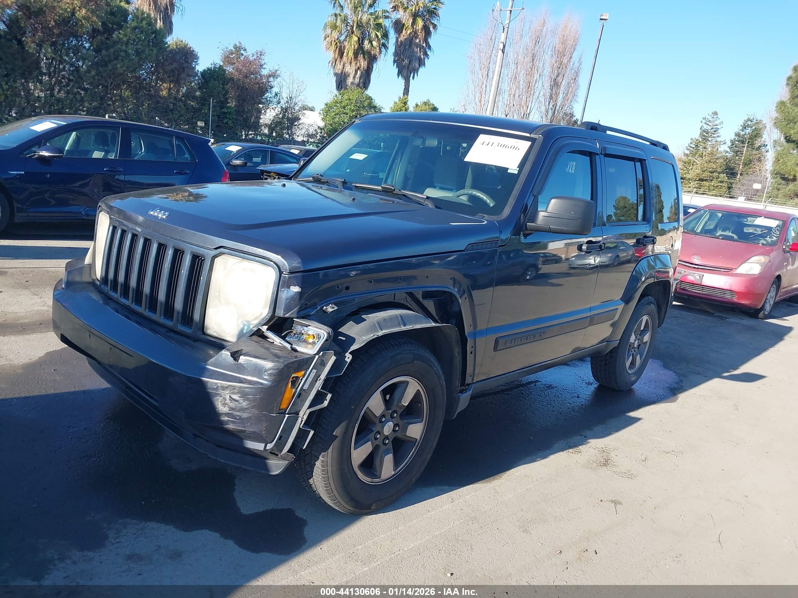 JEEP LIBERTY image 2