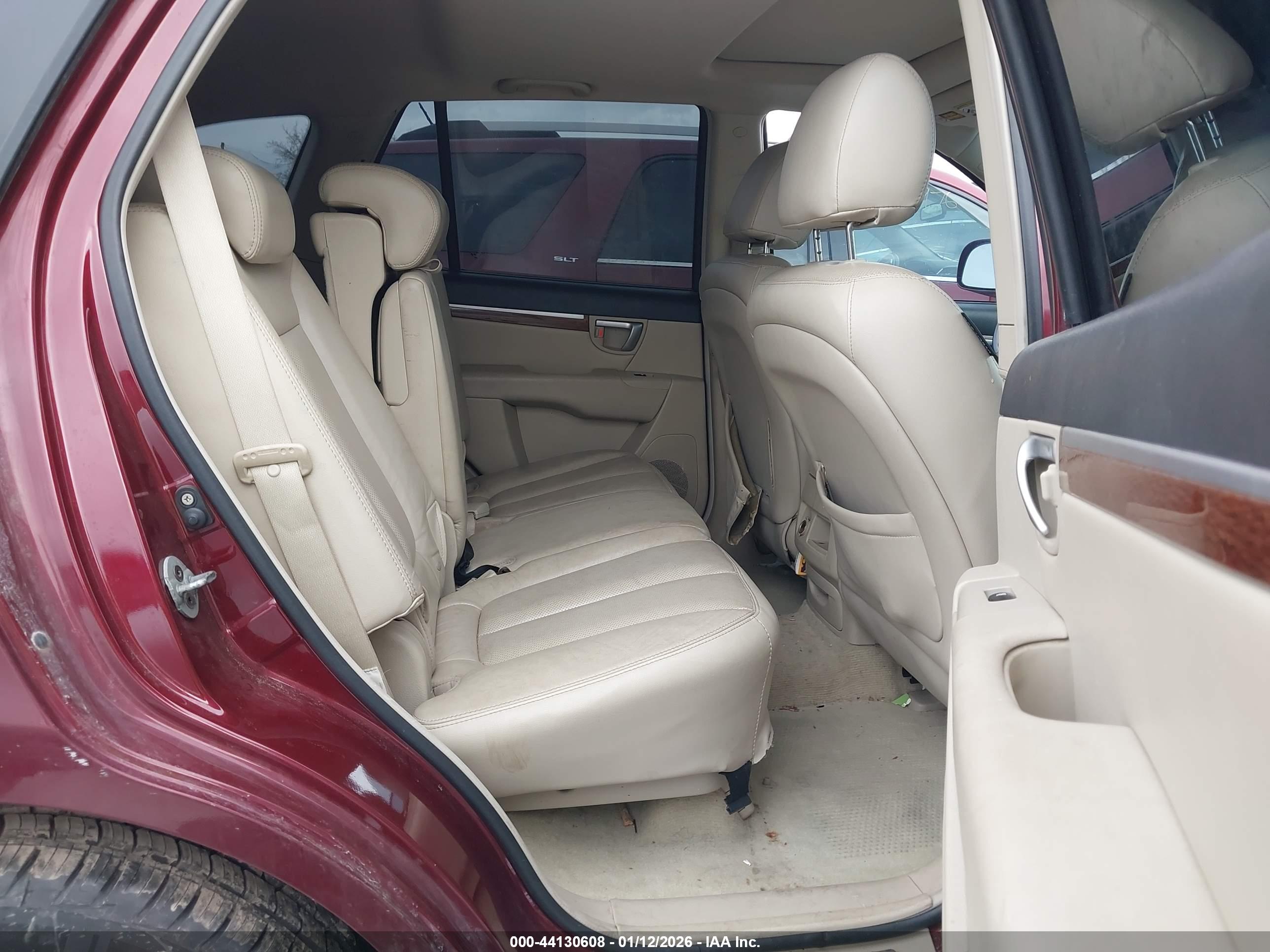 HYUNDAI SANTA image 8