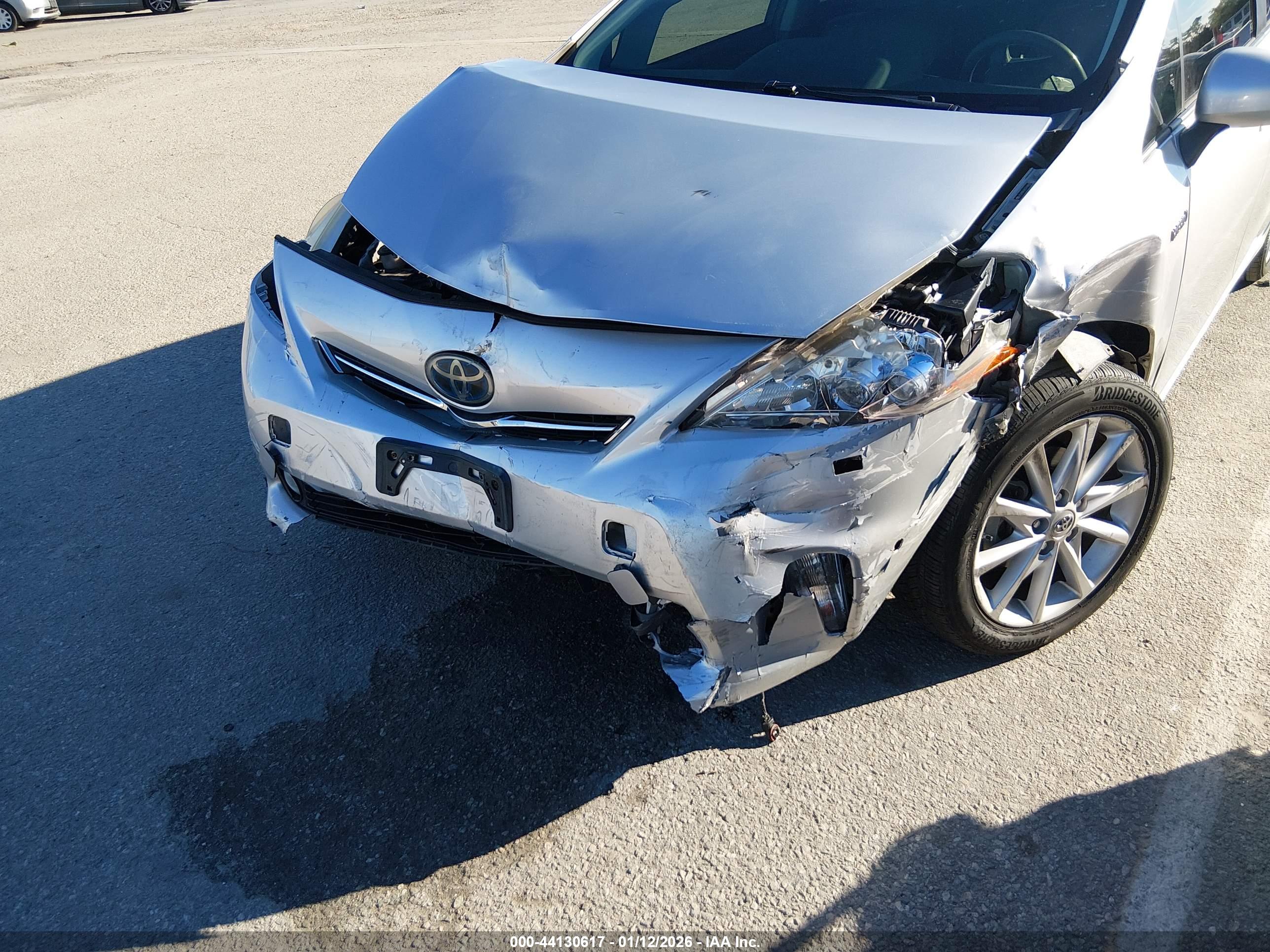 TOYOTA PRIUS image 6