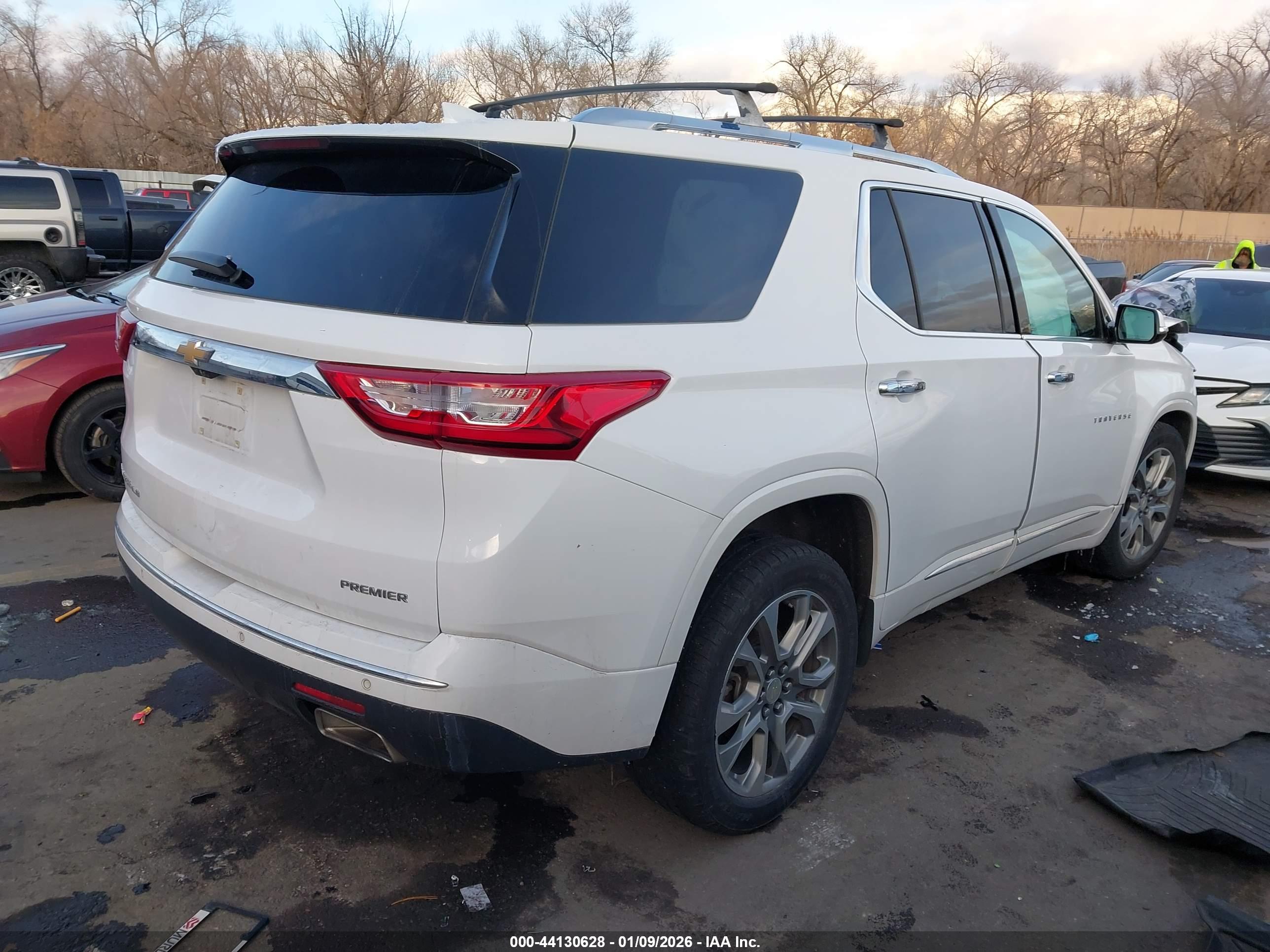 CHEVROLET TRAVERSE image 4