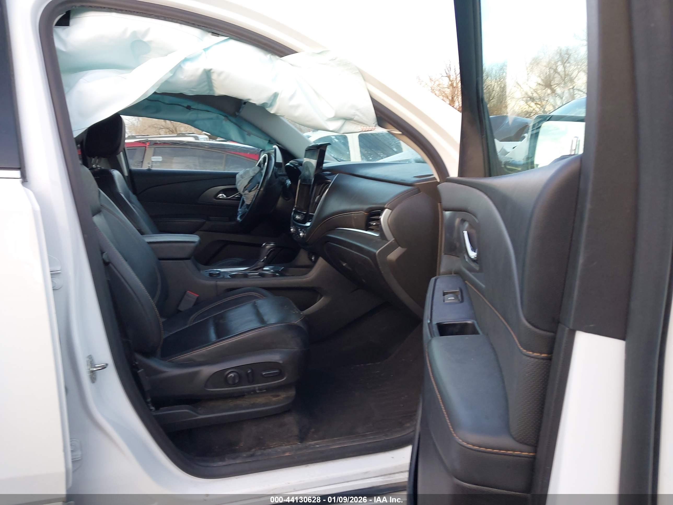 CHEVROLET TRAVERSE image 5