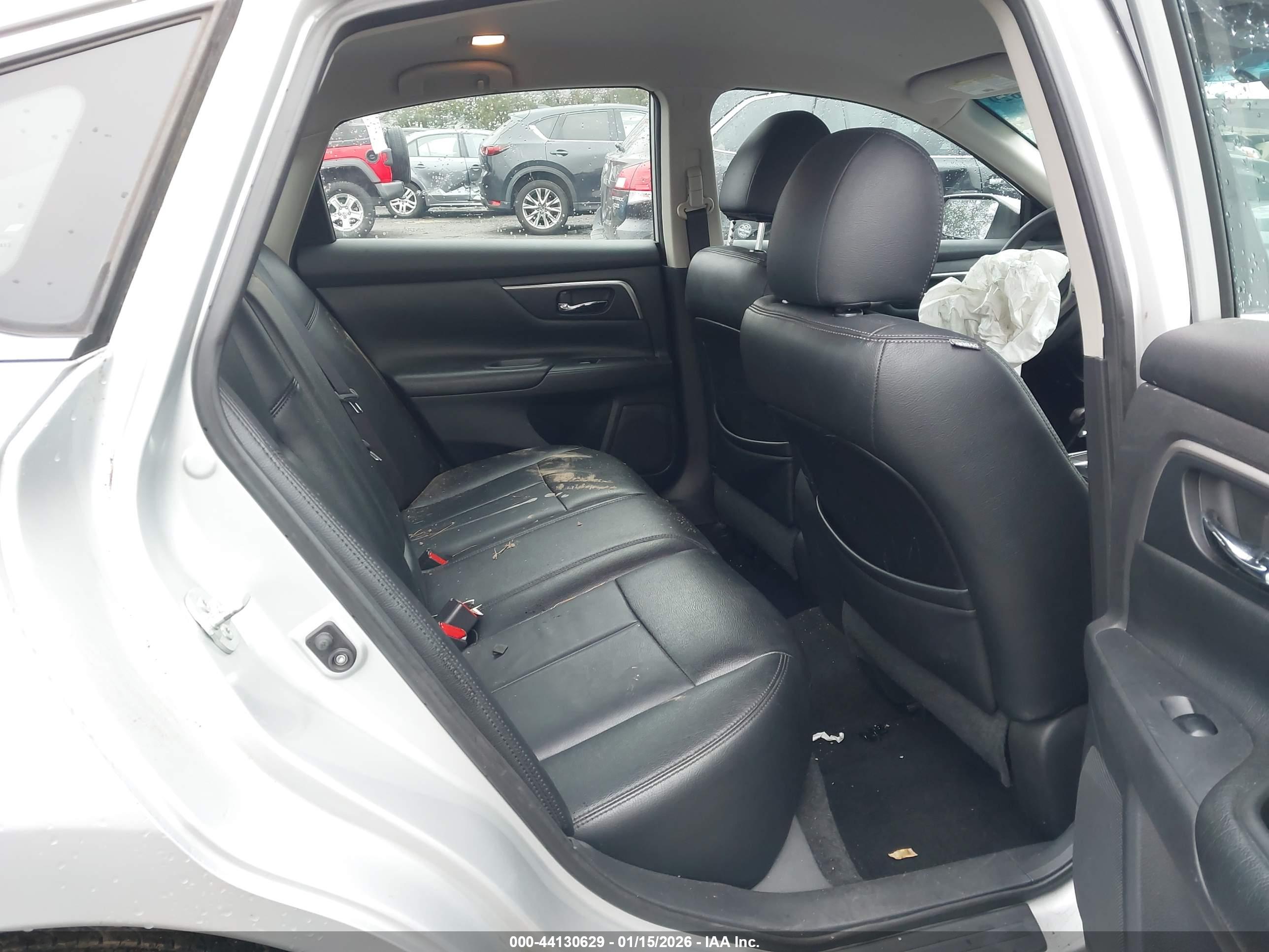 NISSAN ALTIMA image 8