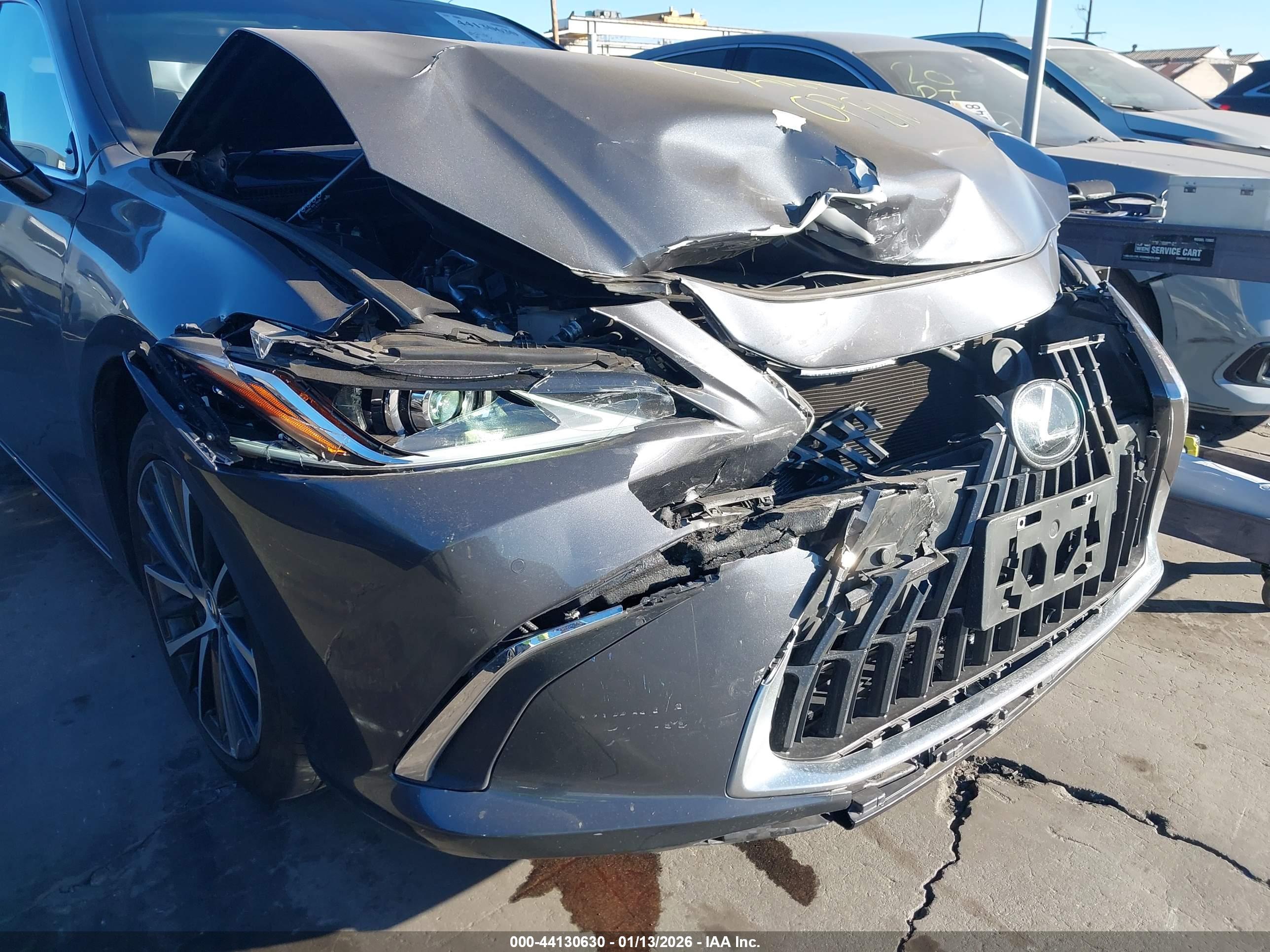 LEXUS ES image 6