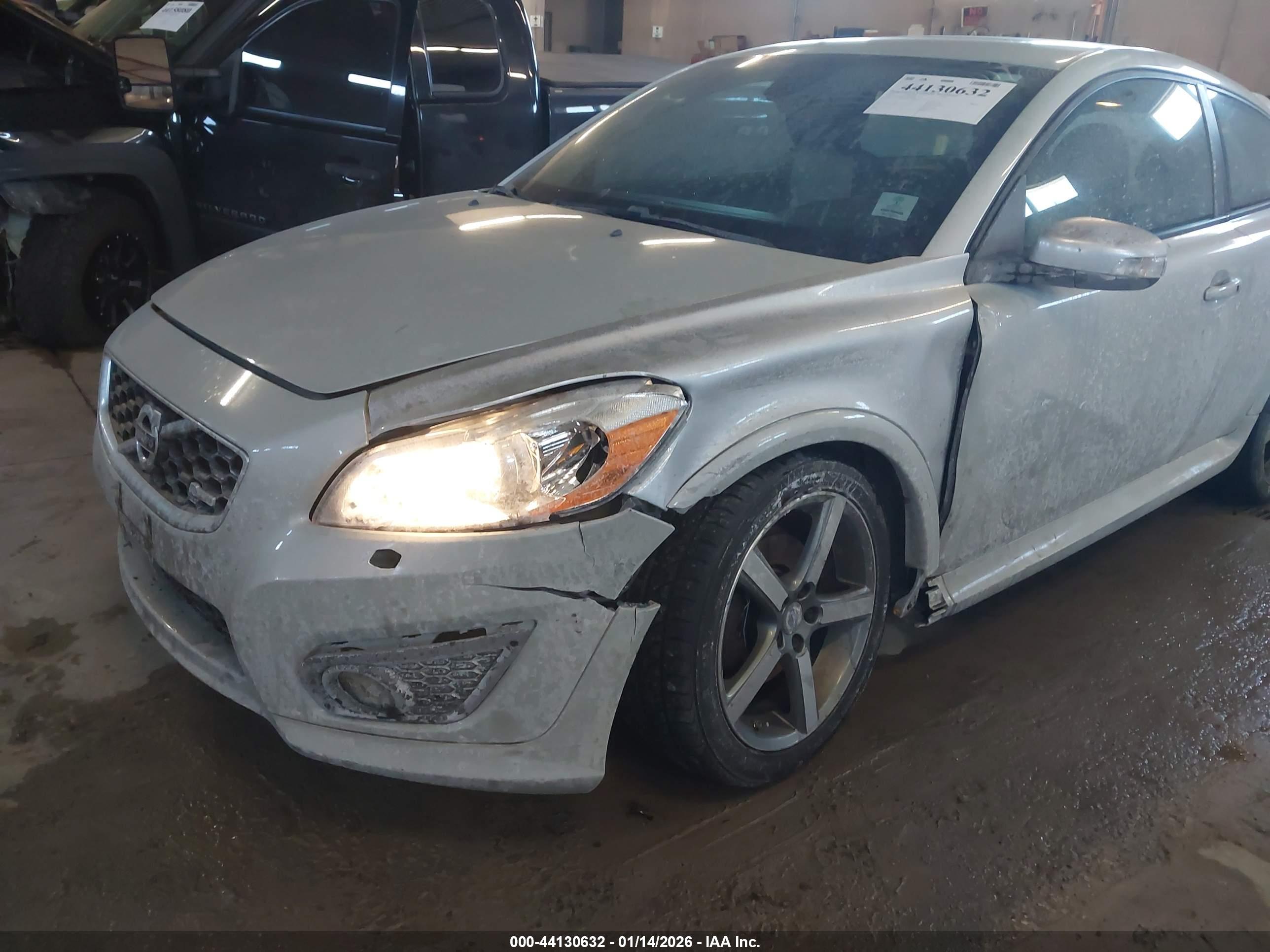 VOLVO C30 image 6