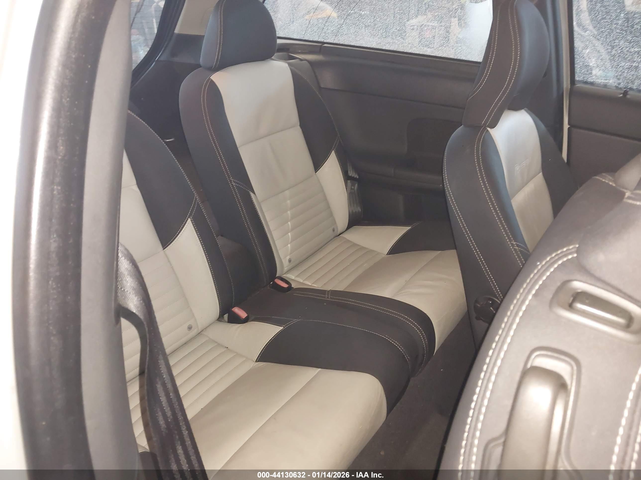 VOLVO C30 image 8