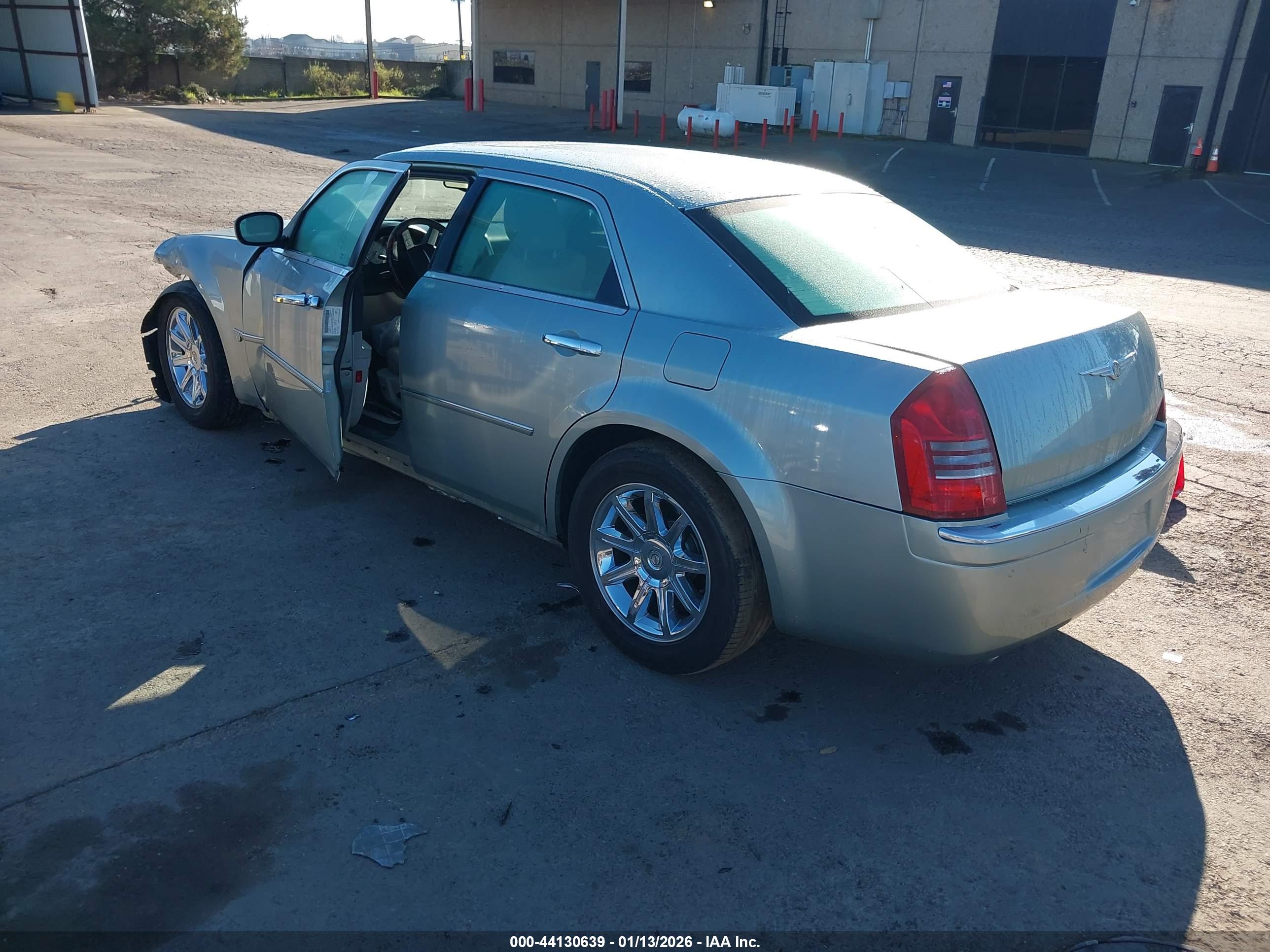 CHRYSLER 300C image 3