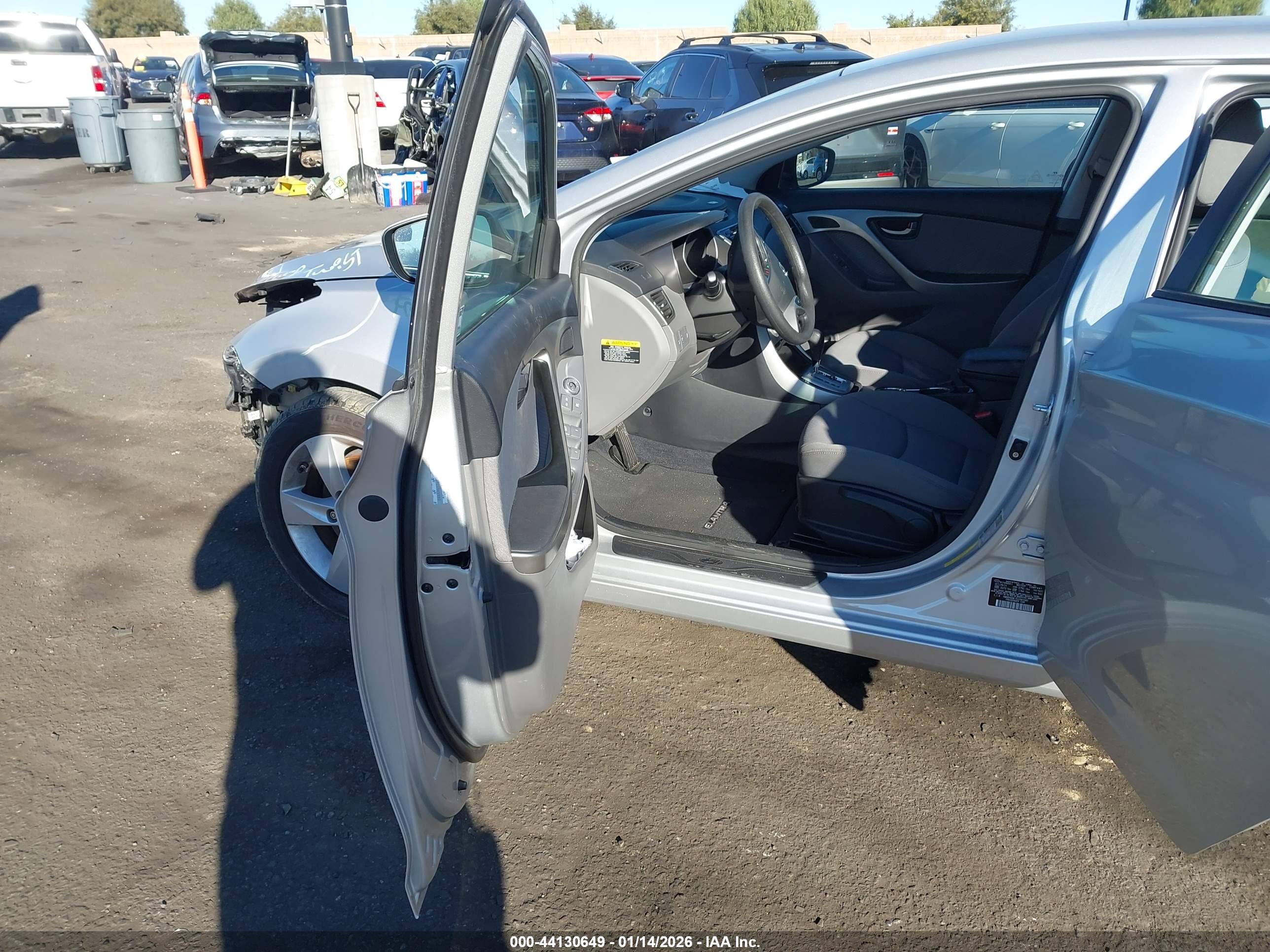 HYUNDAI ELANTRA image 5