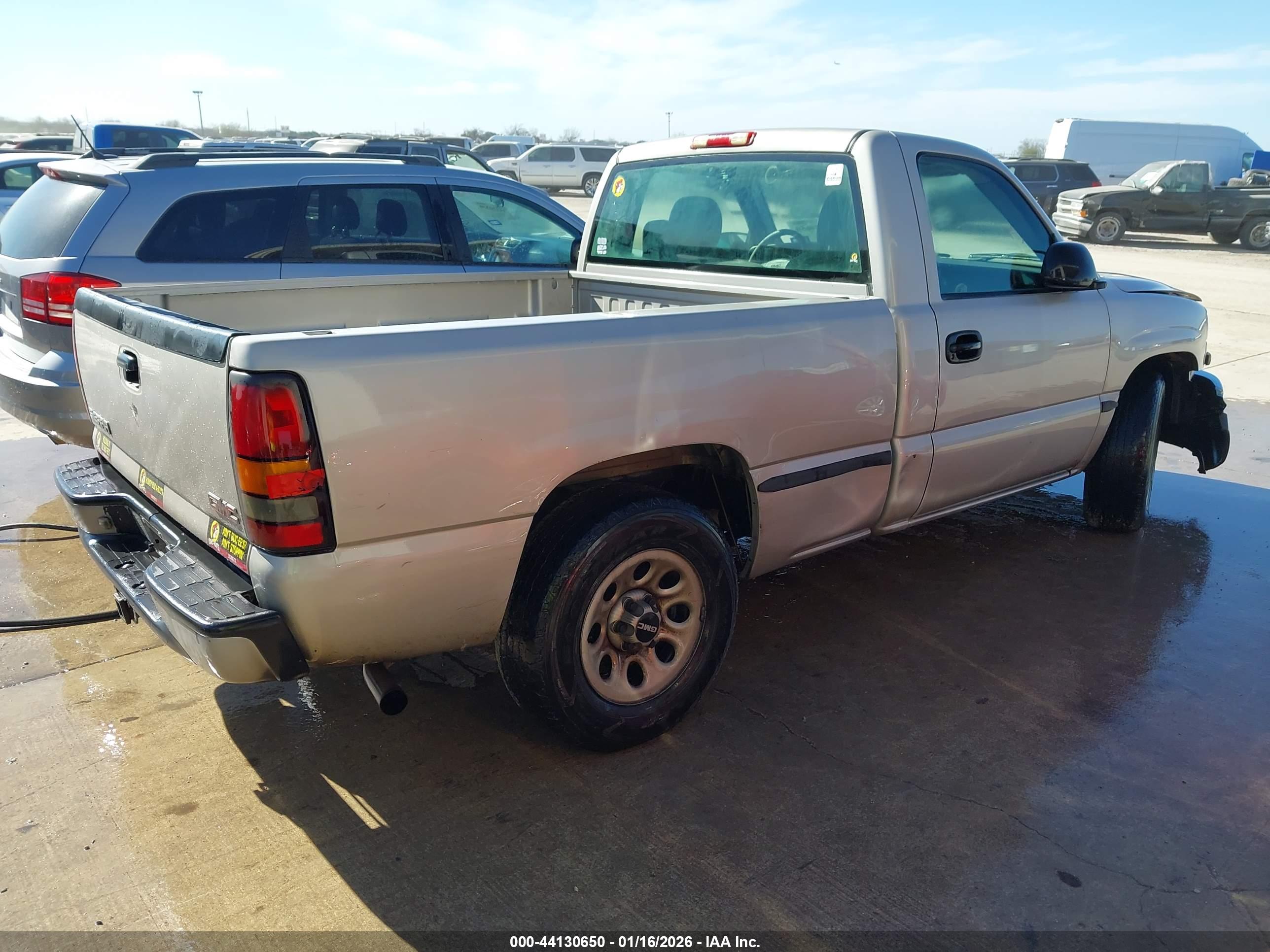 GMC SIERRA image 4