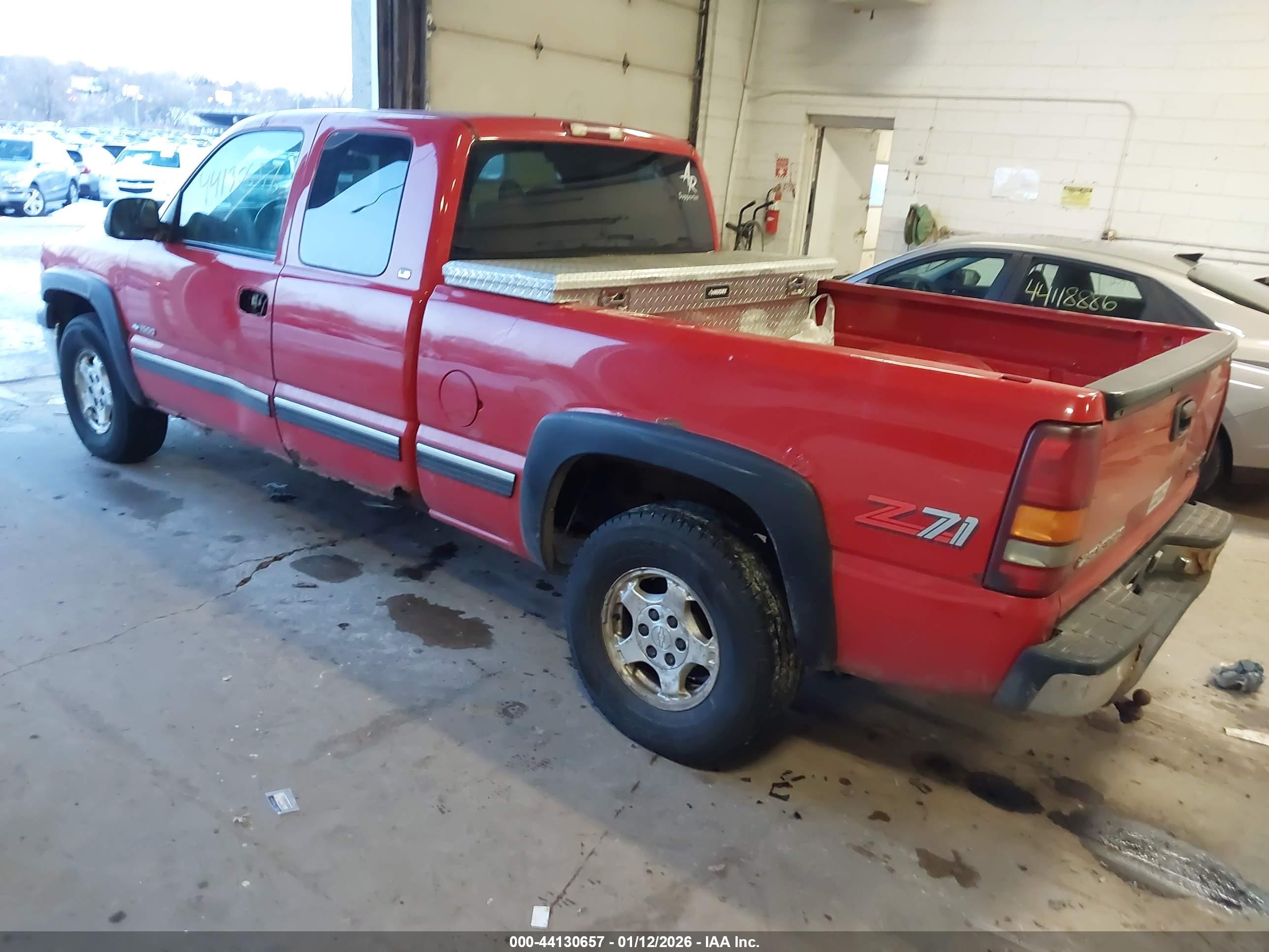 CHEVROLET SILVERADO image 3