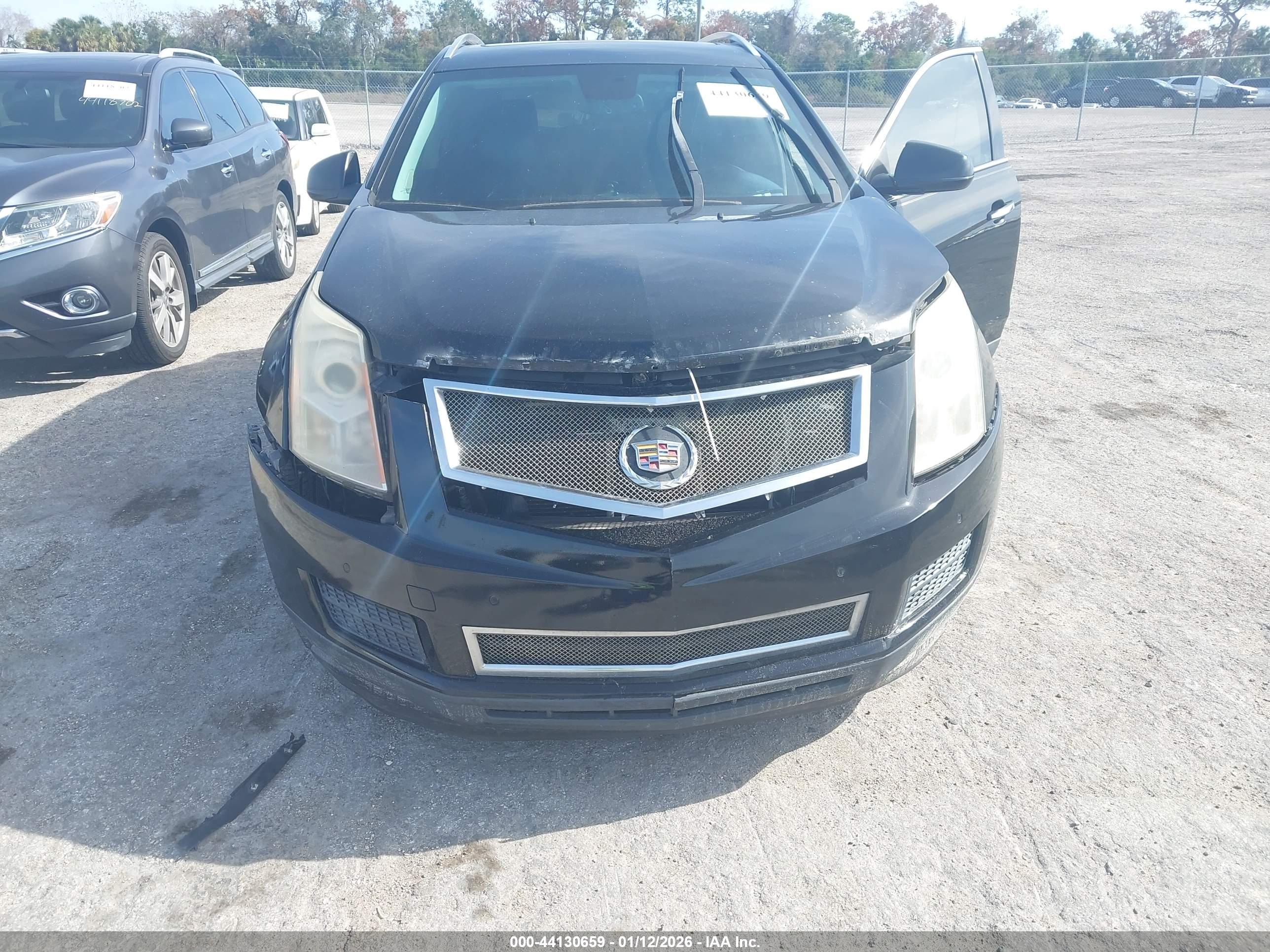 CADILLAC SRX image 6