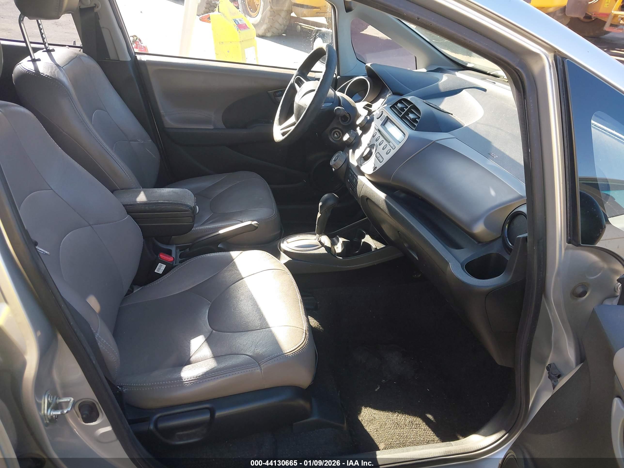 HONDA FIT image 5