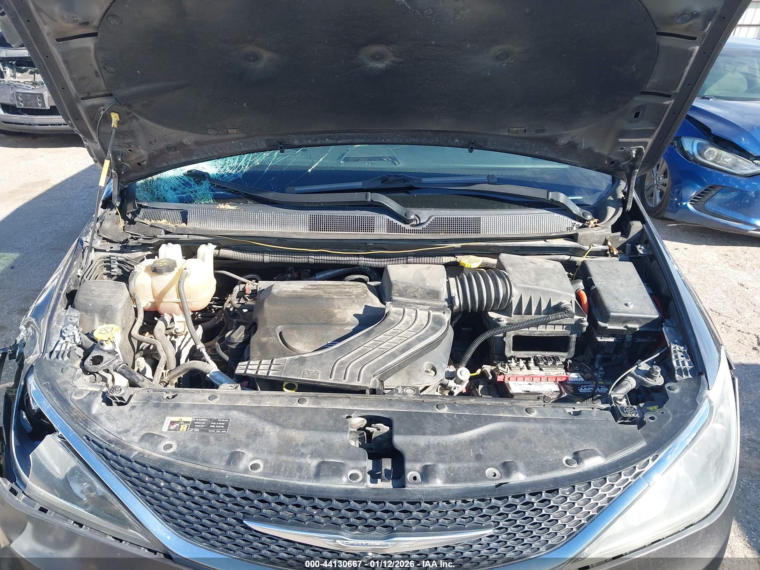 CHRYSLER PACIFICA image 10