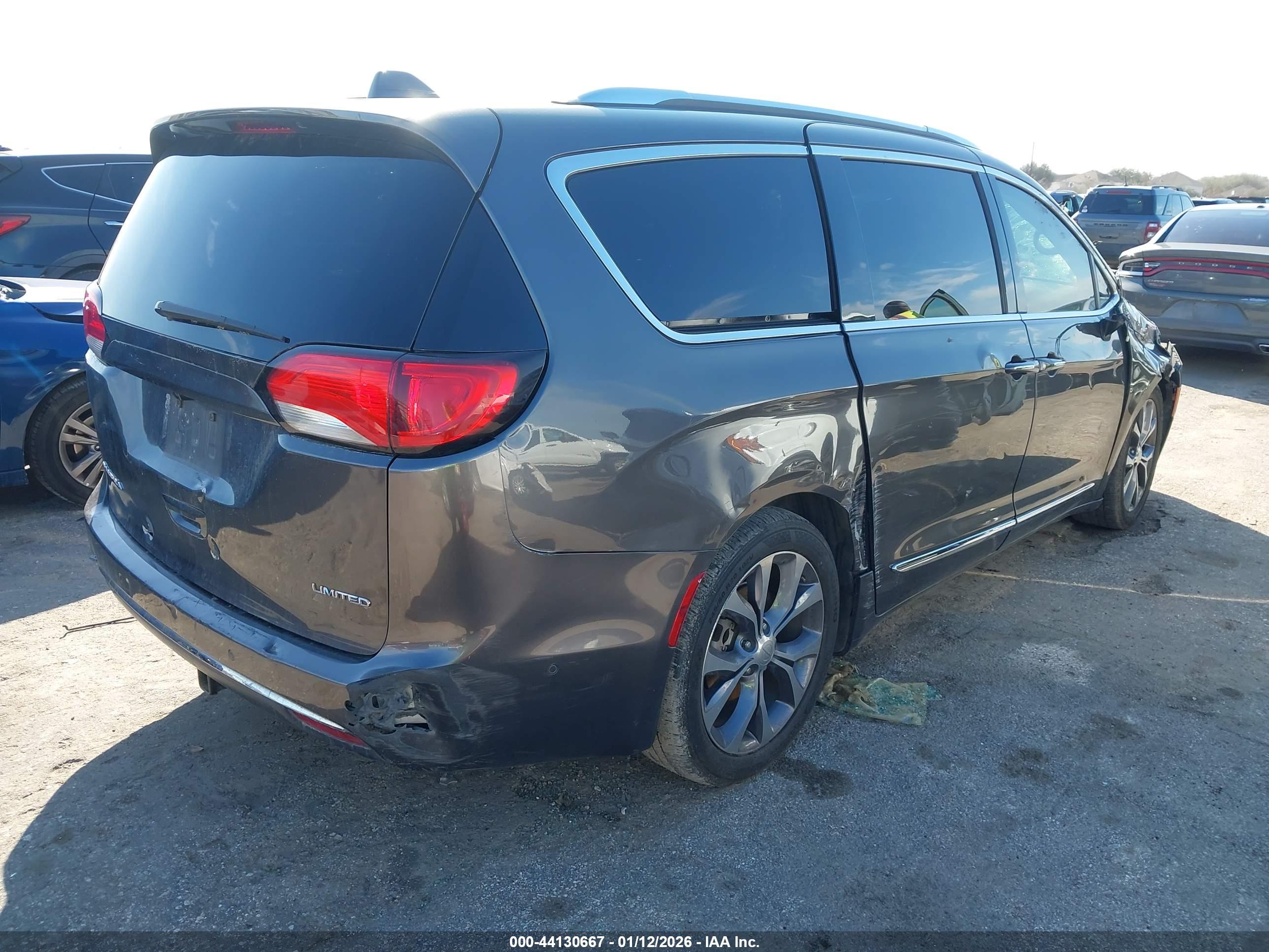 CHRYSLER PACIFICA image 4