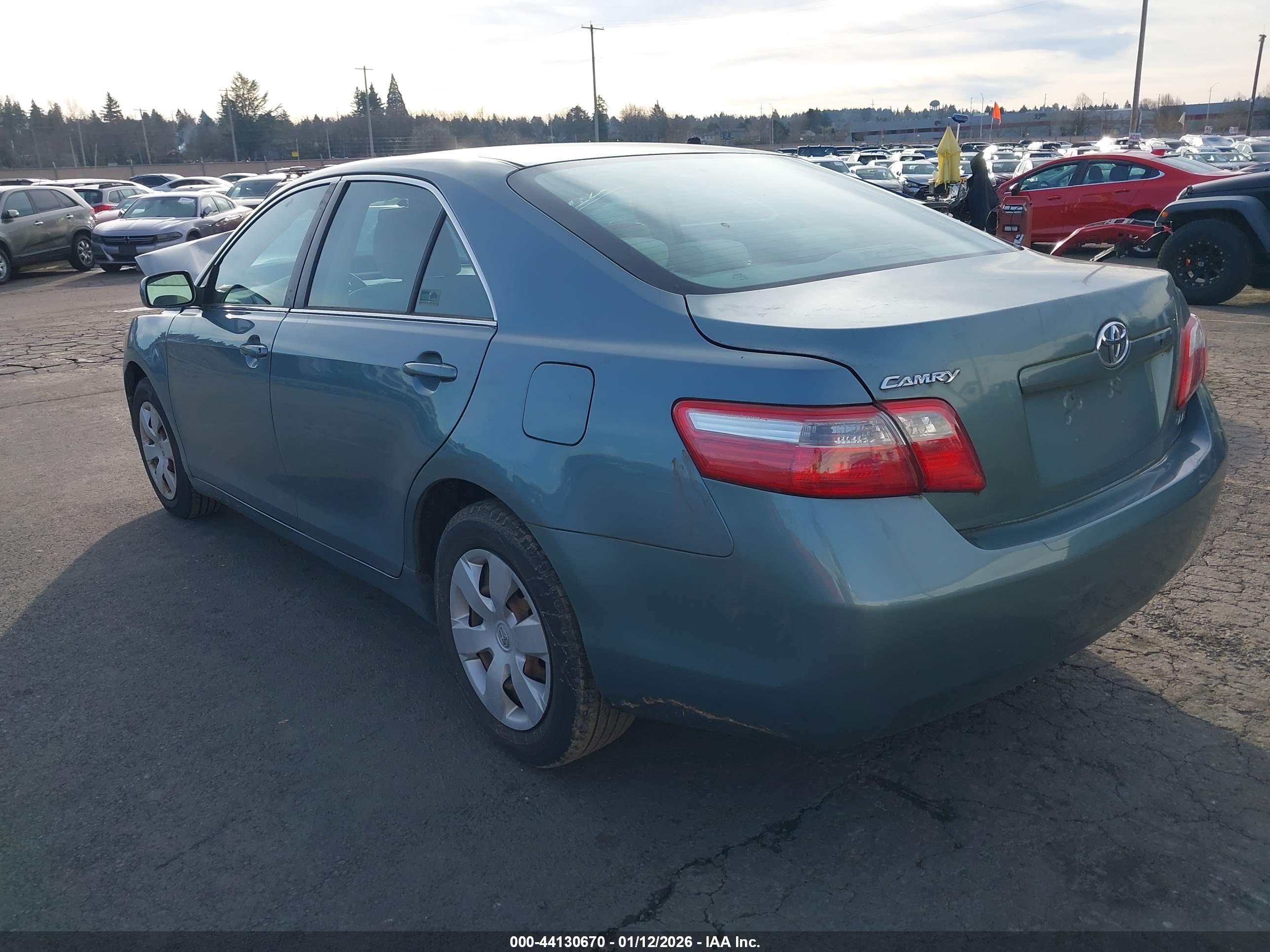 TOYOTA CAMRY image 3