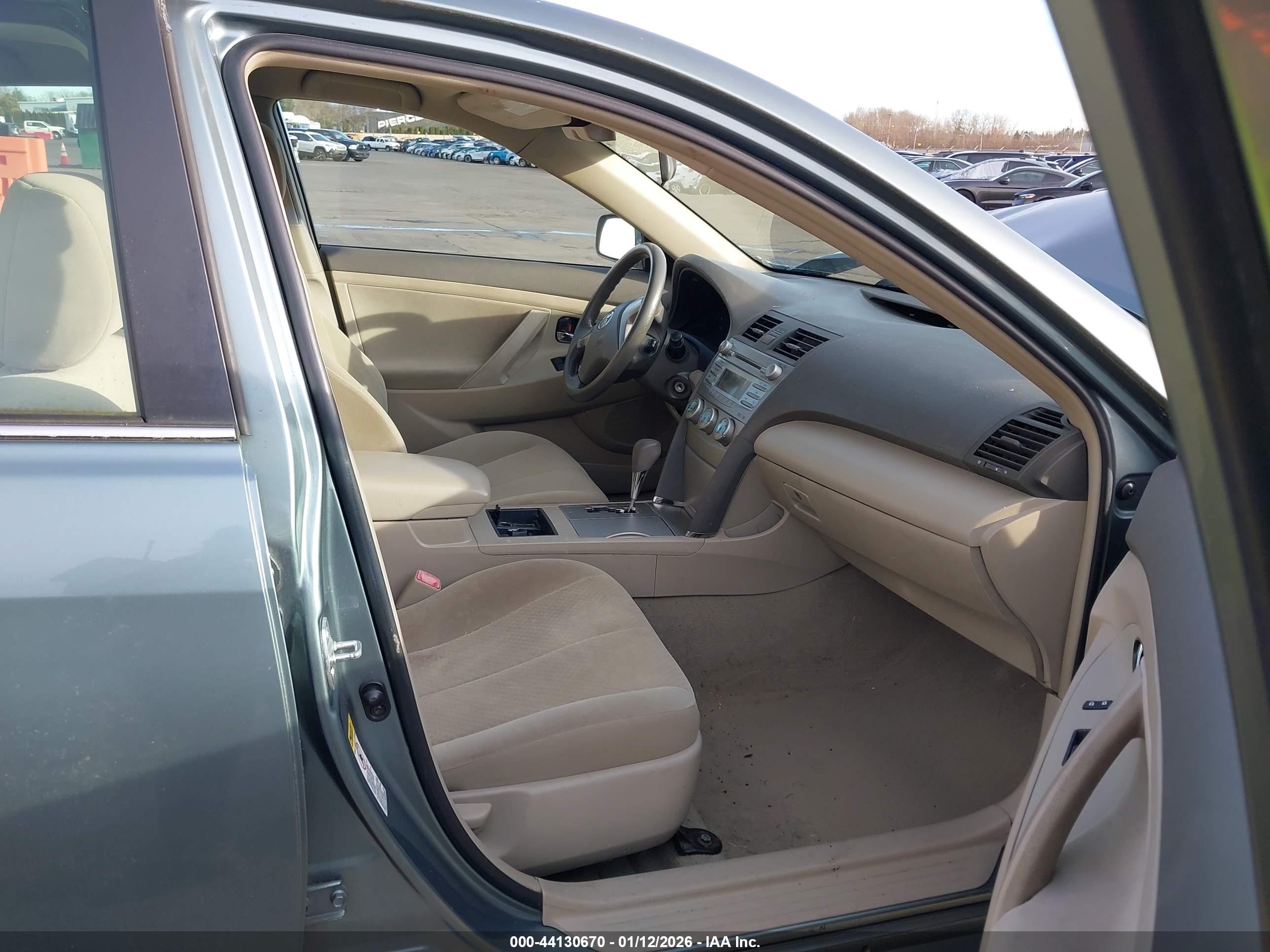TOYOTA CAMRY image 5