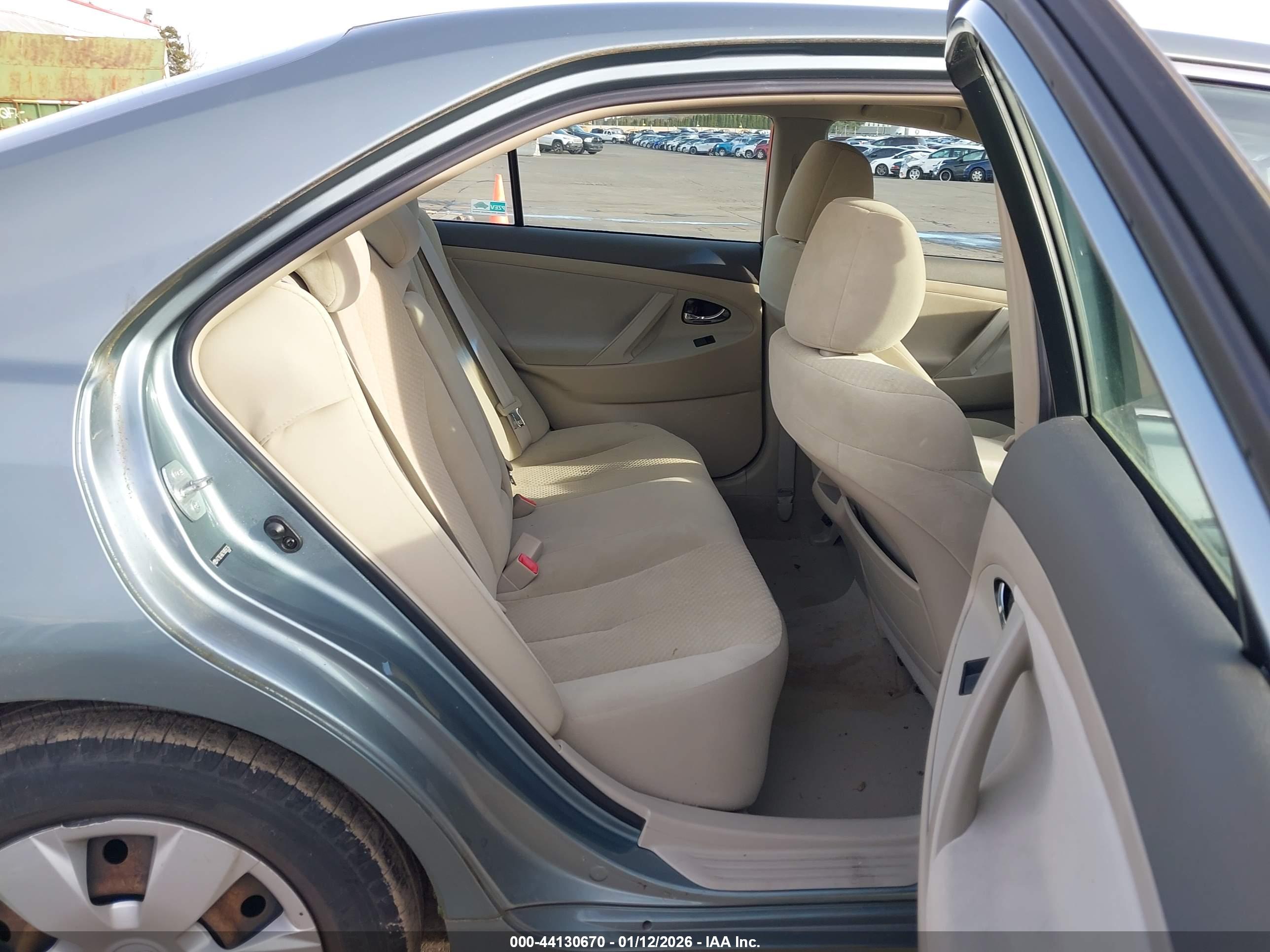 TOYOTA CAMRY image 8