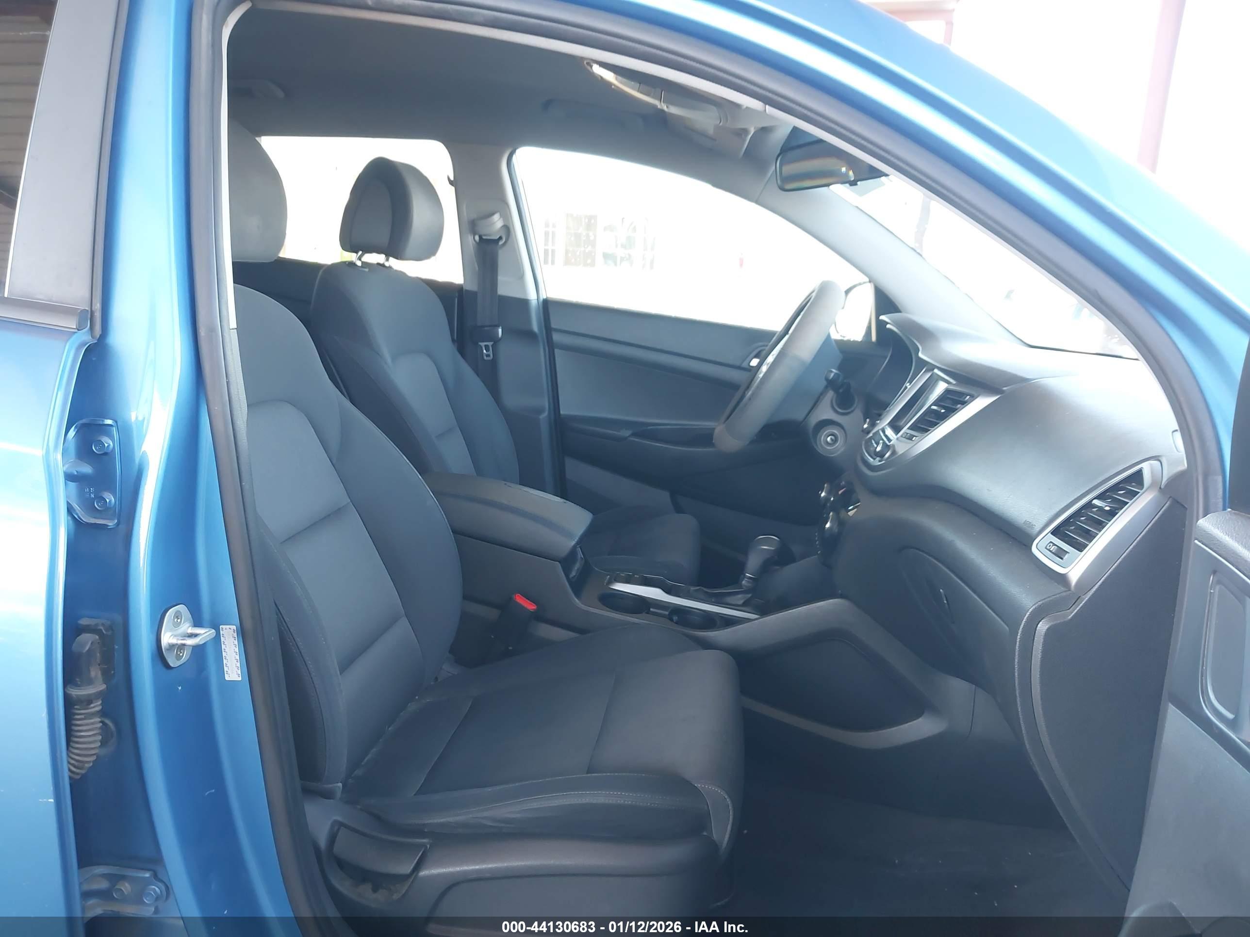 HYUNDAI TUCSON image 5