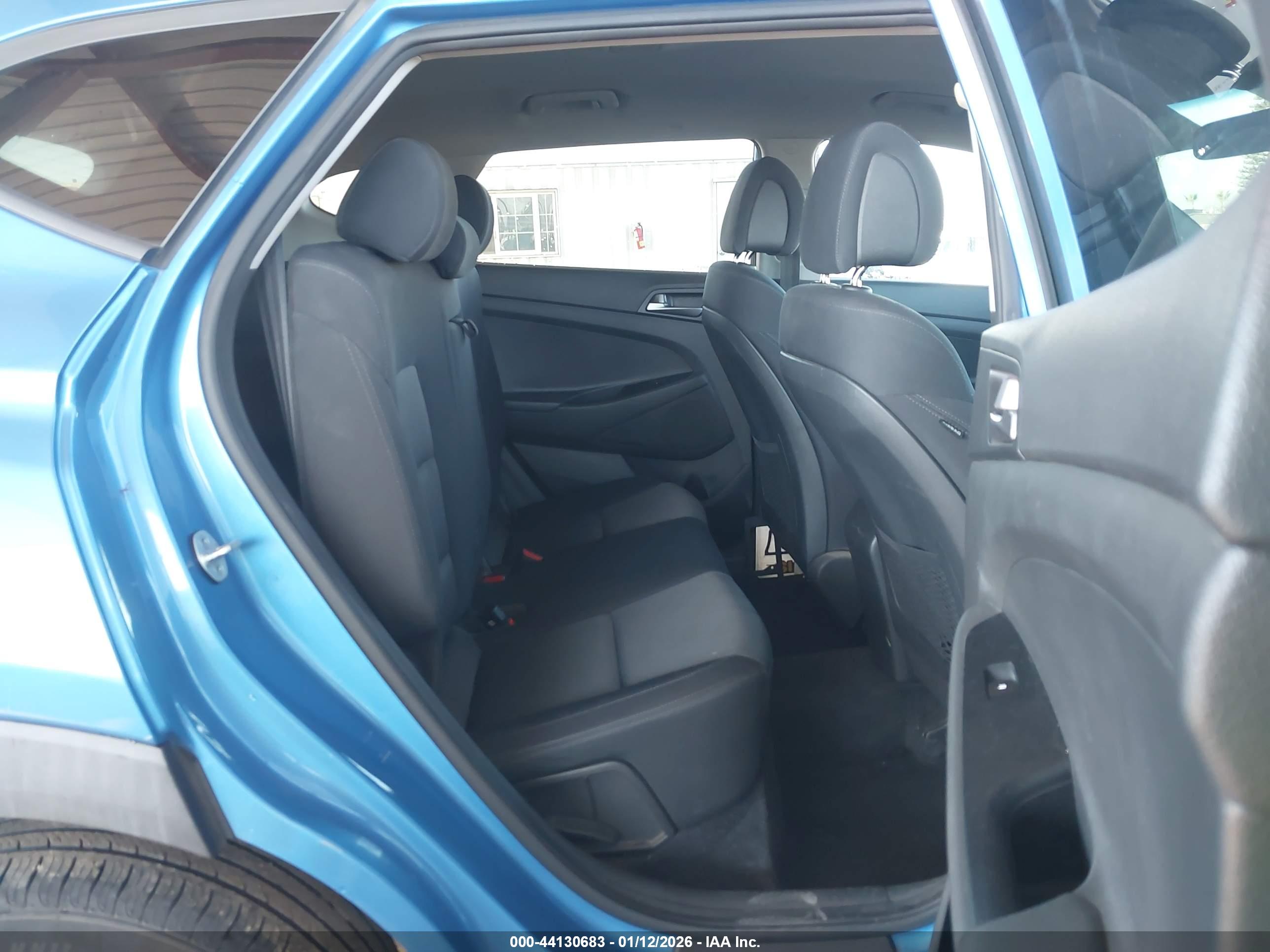 HYUNDAI TUCSON image 8