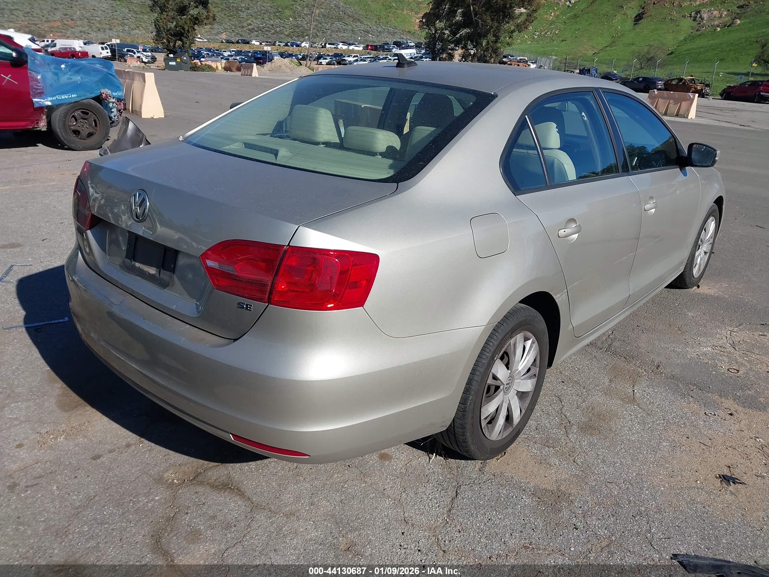 VOLKSWAGEN JETTA image 4