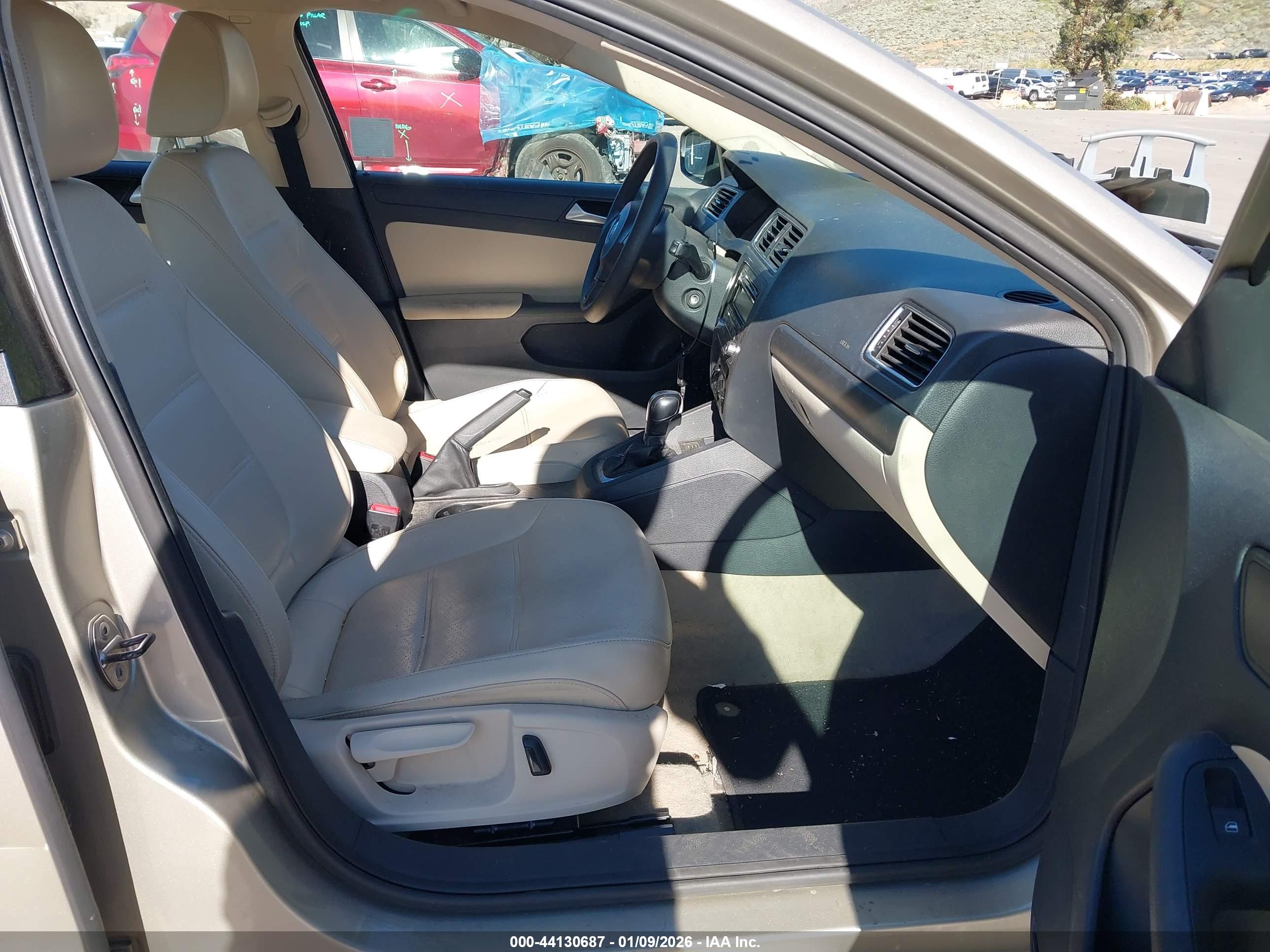 VOLKSWAGEN JETTA image 5