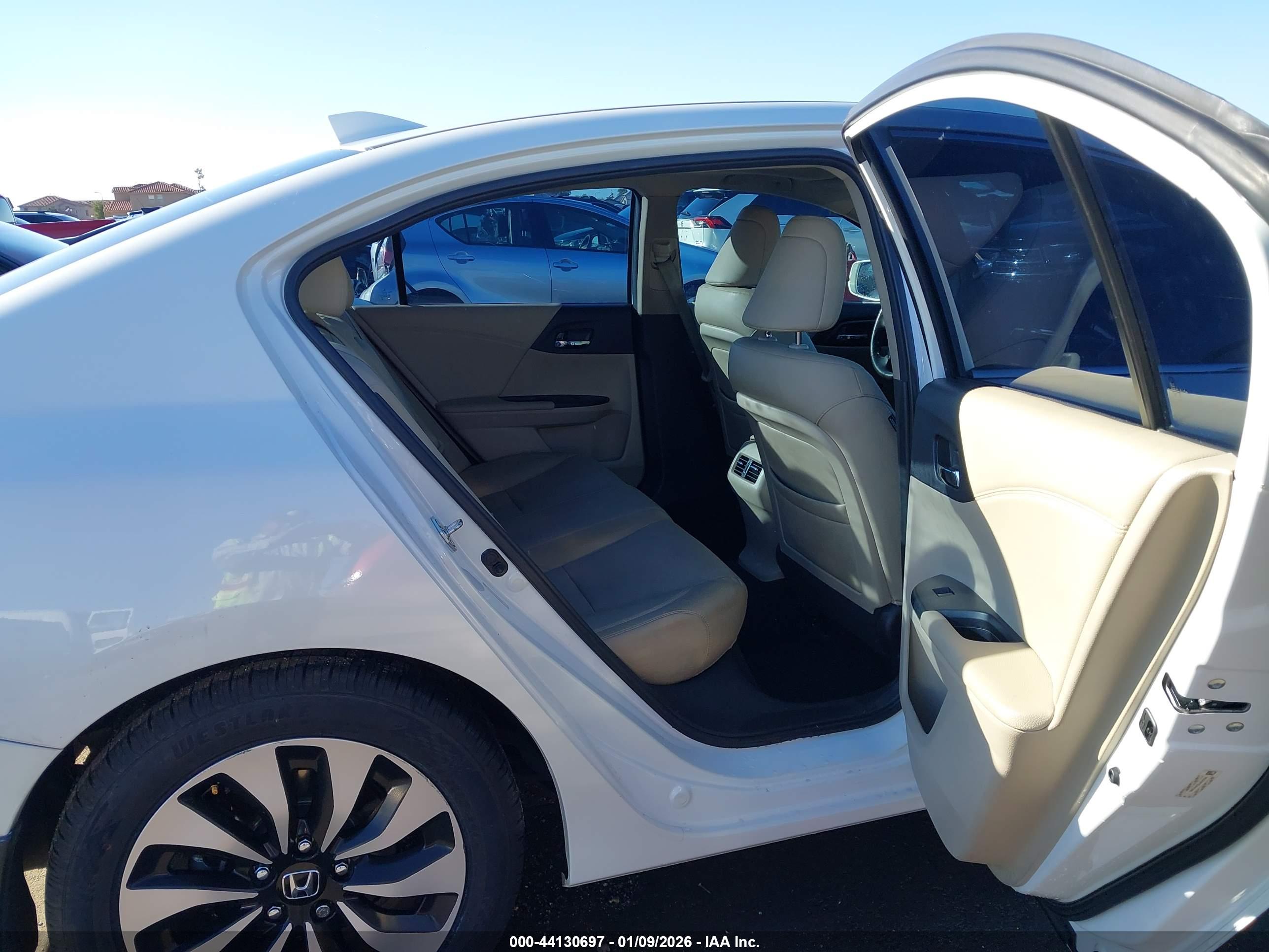 HONDA ACCORD image 8
