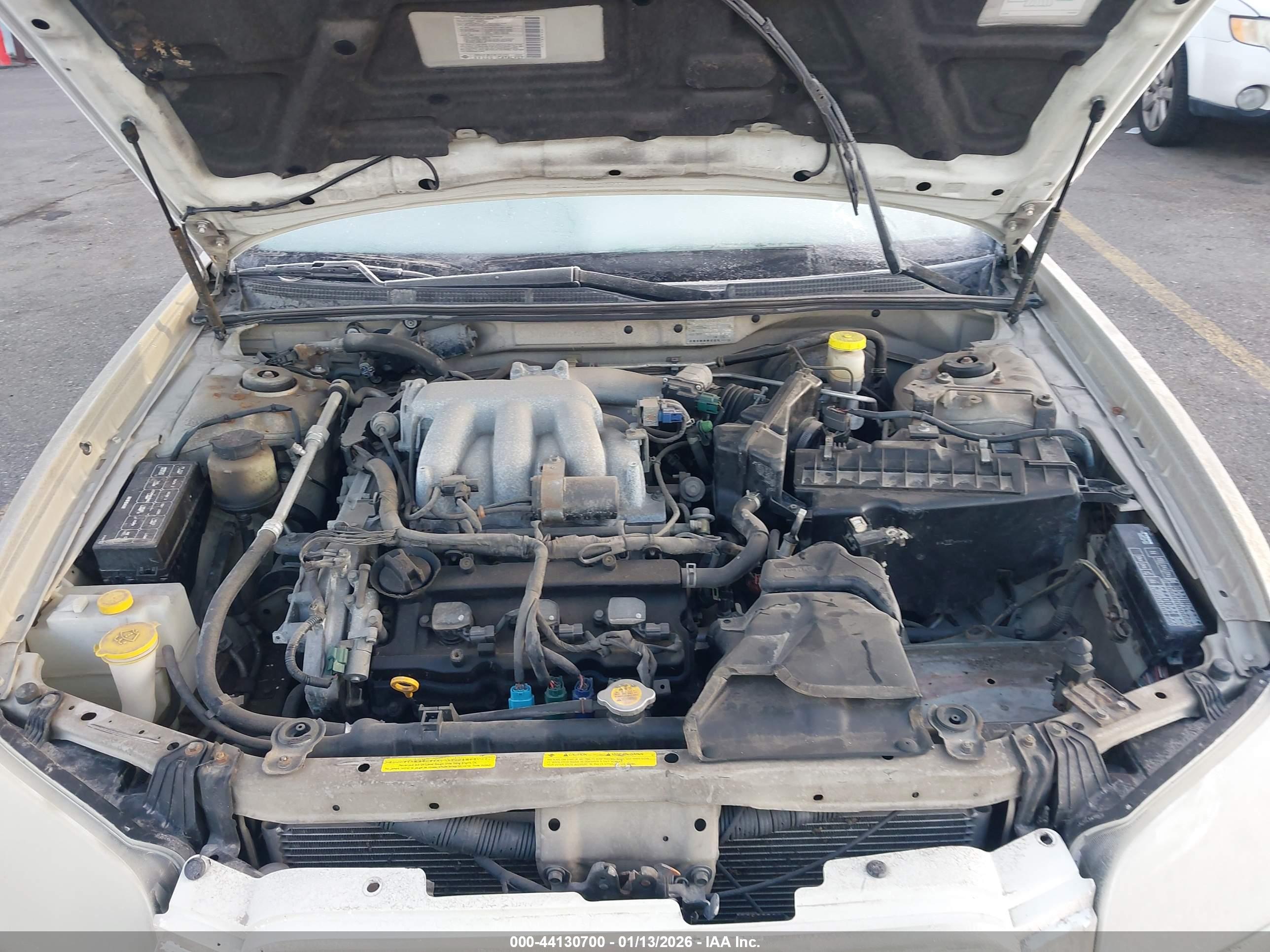 NISSAN MAXIMA image 10