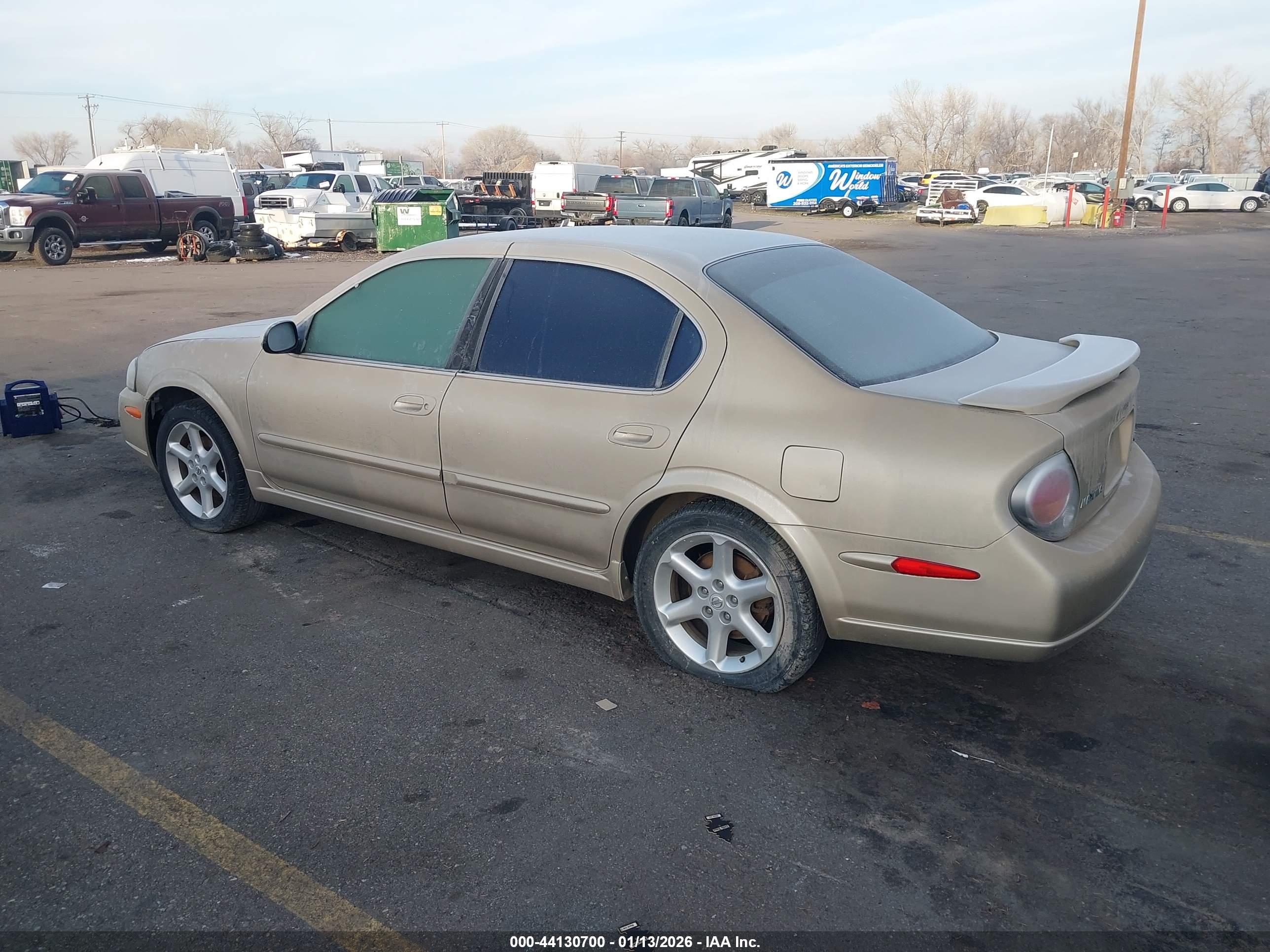NISSAN MAXIMA image 3