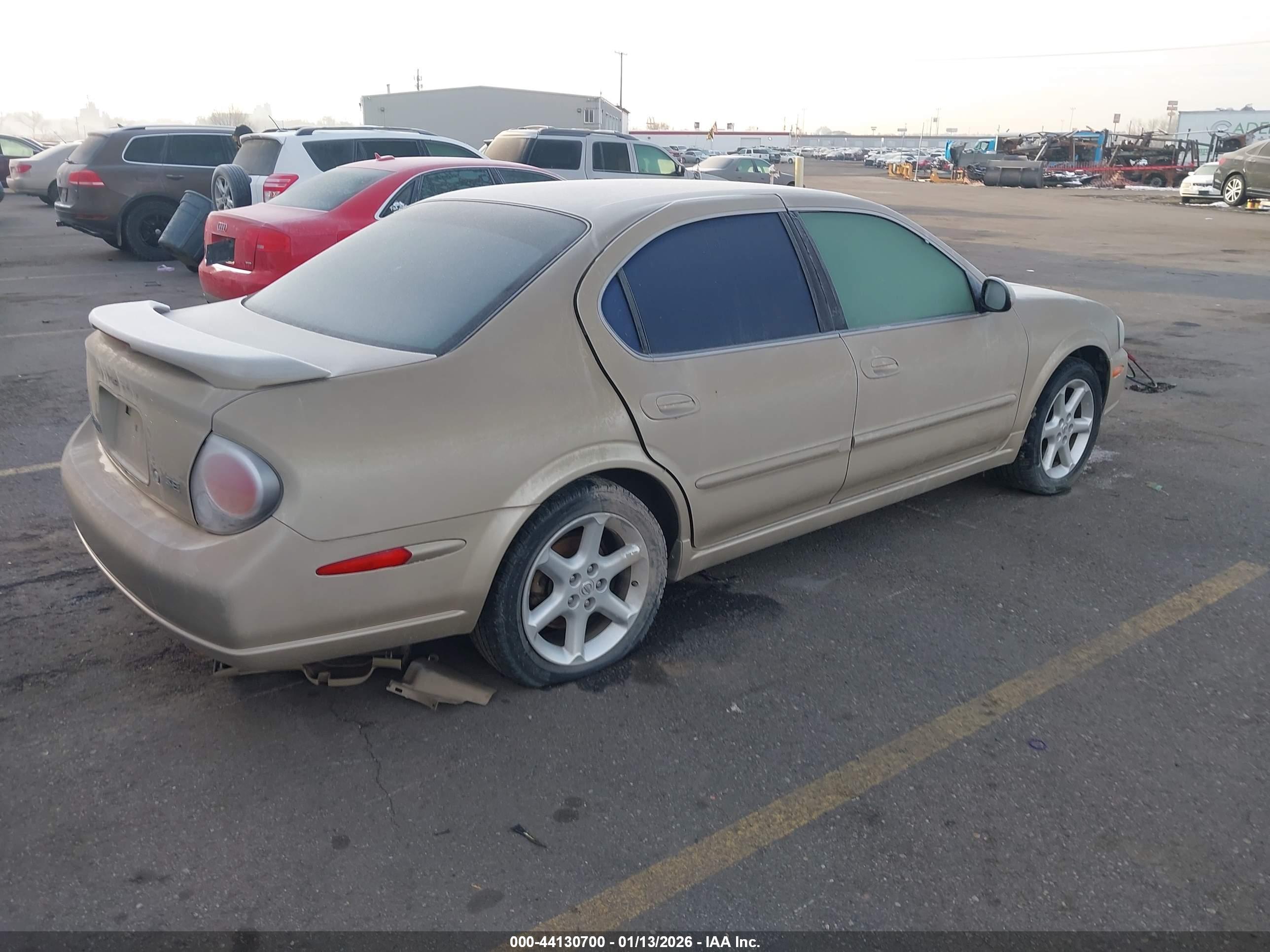 NISSAN MAXIMA image 4