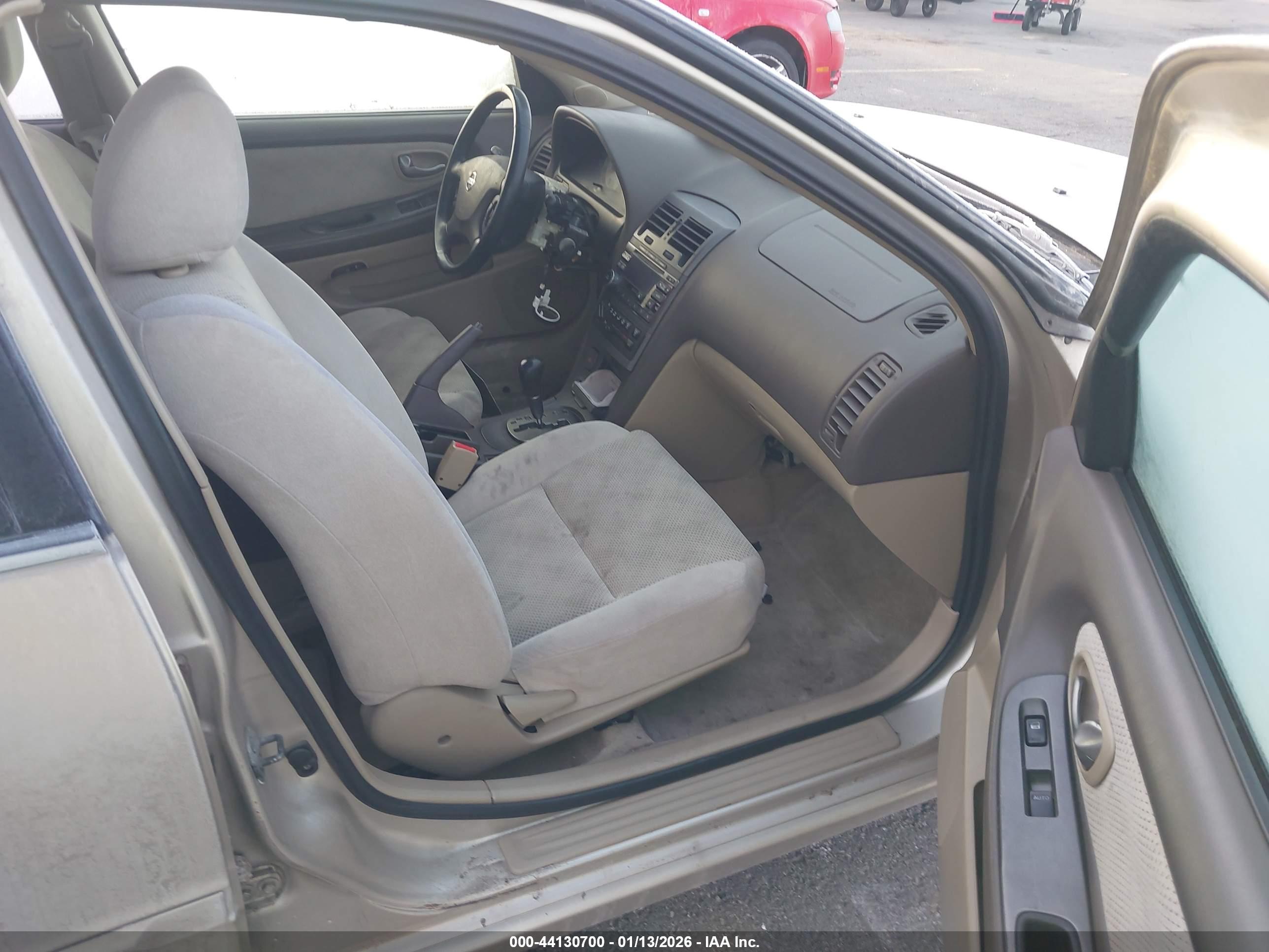 NISSAN MAXIMA image 5