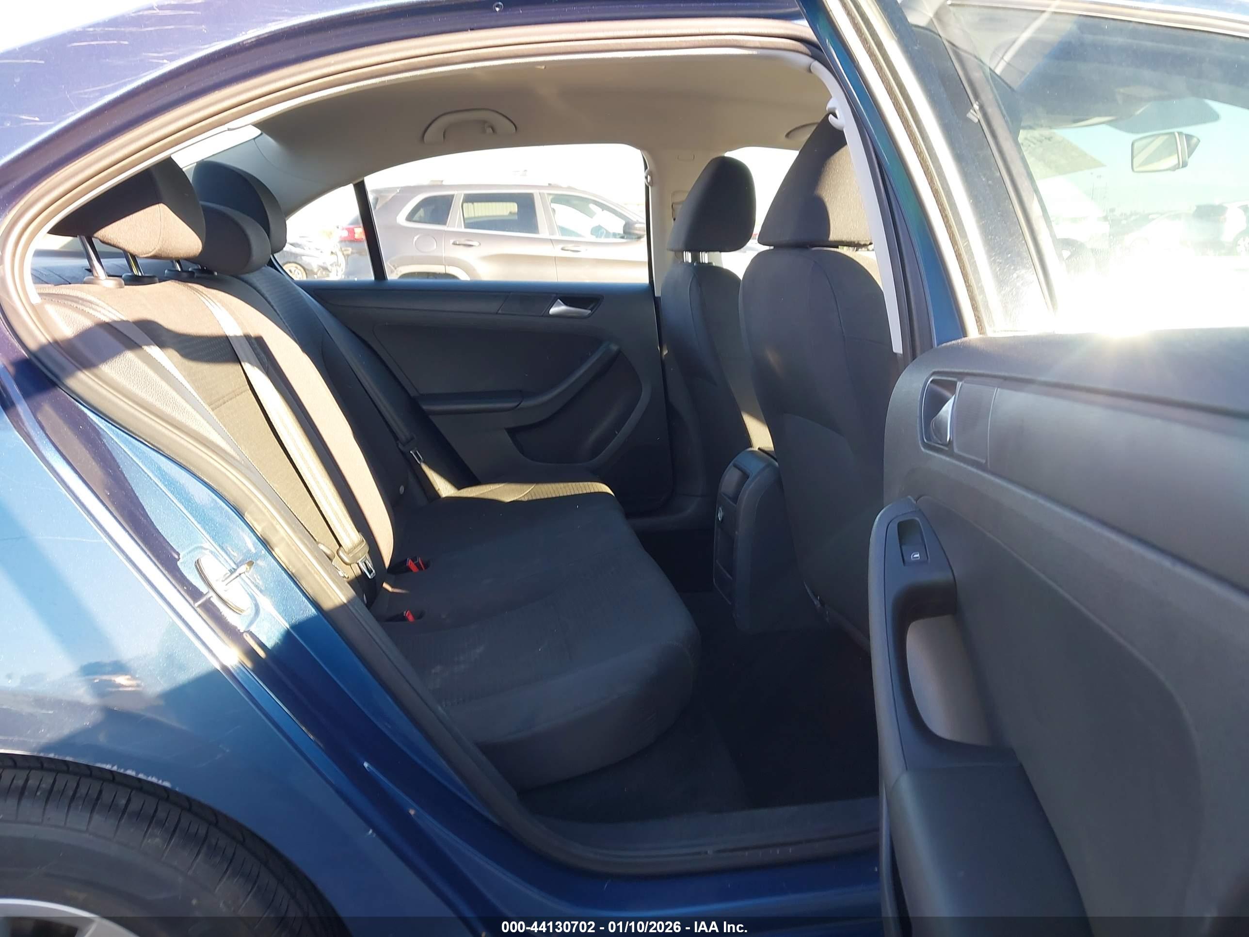 VOLKSWAGEN JETTA image 8