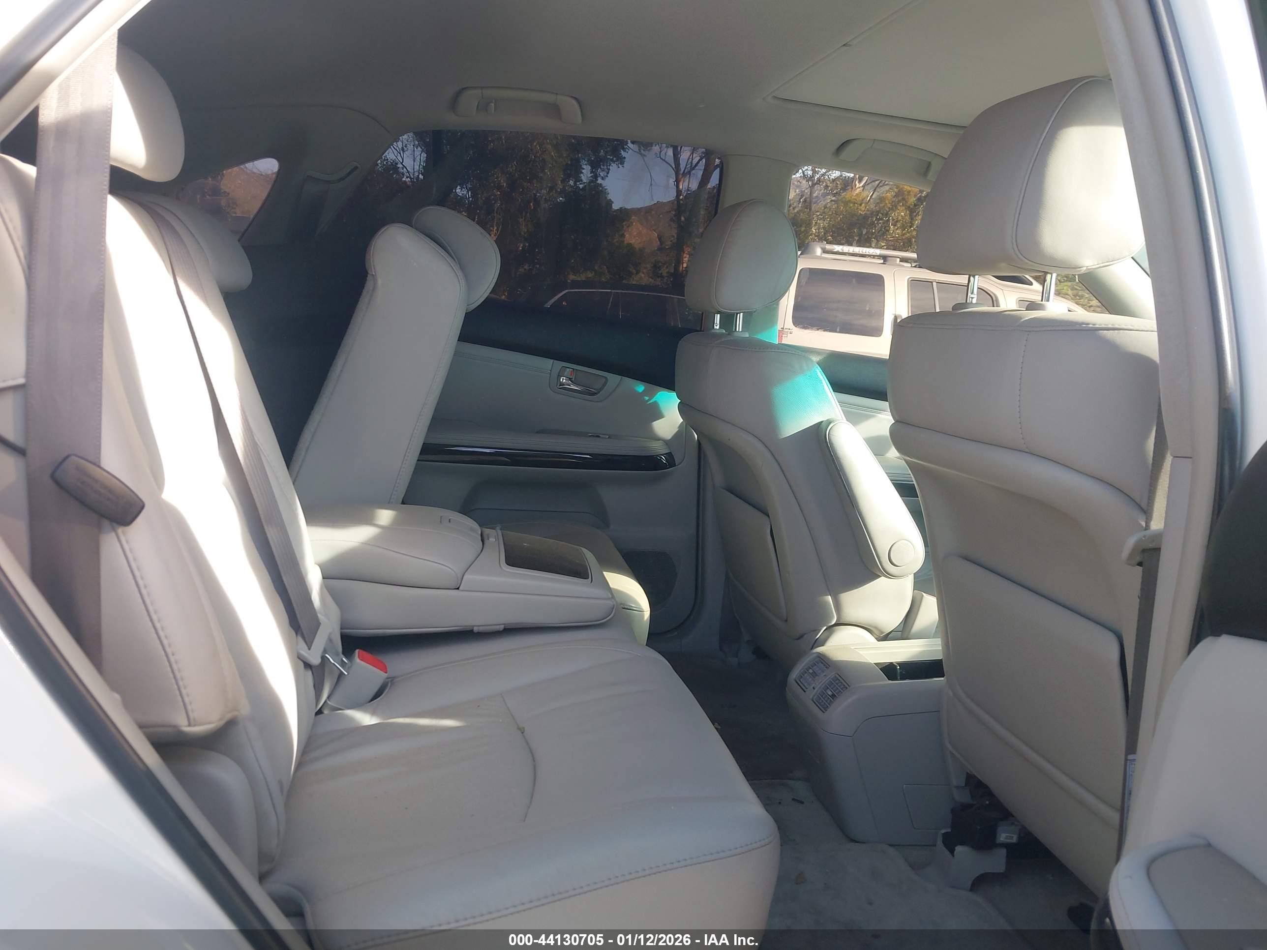LEXUS RX image 8