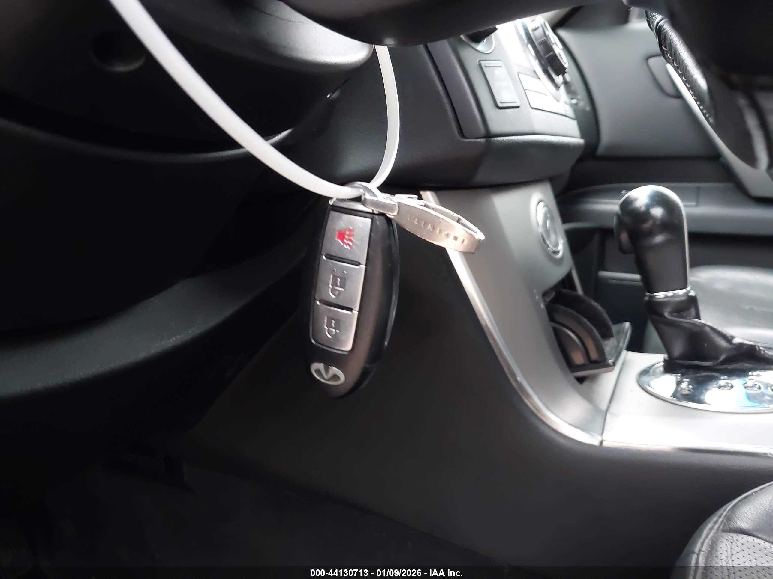 INFINITI FX35 image 11
