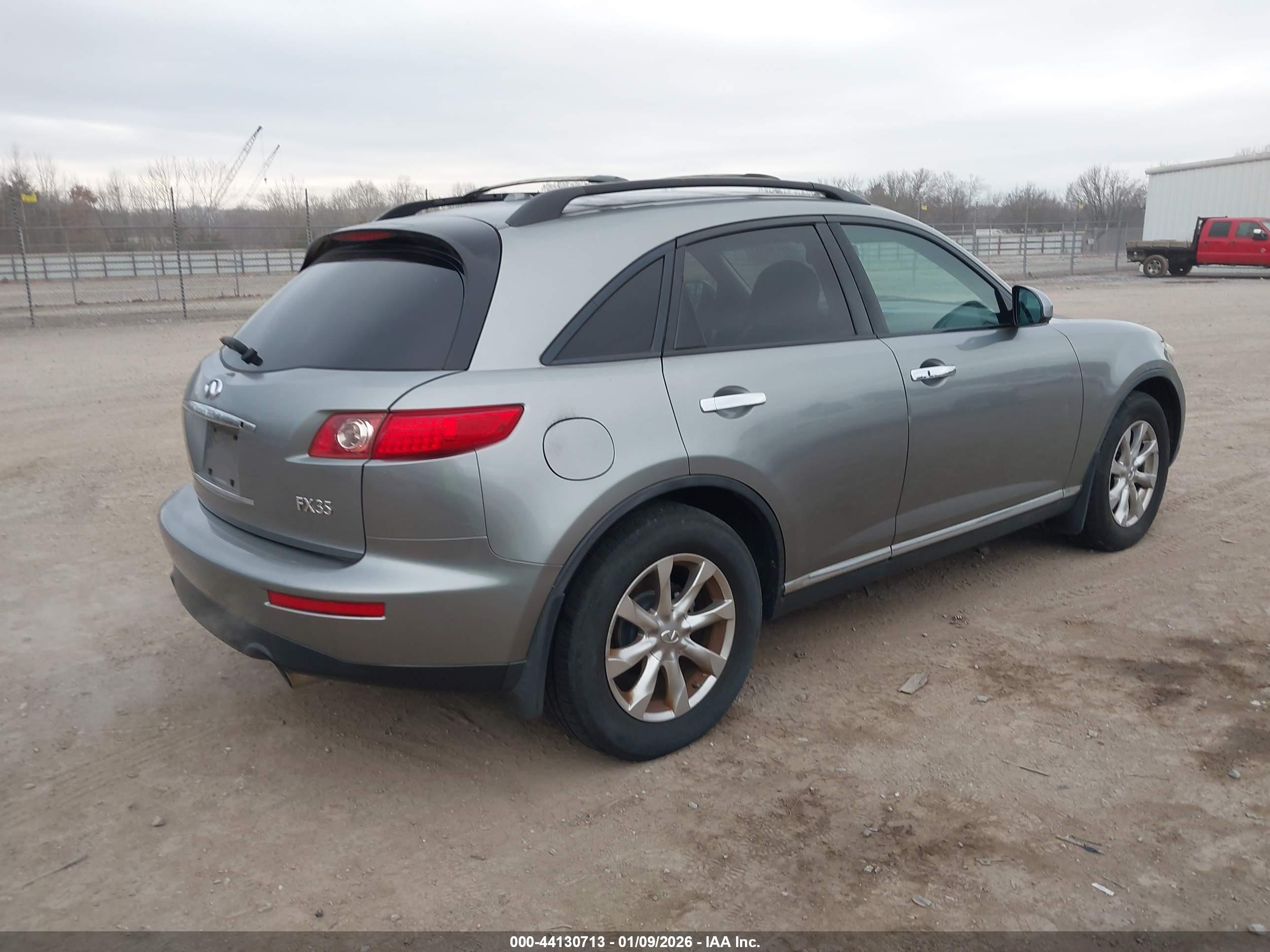 INFINITI FX35 image 4