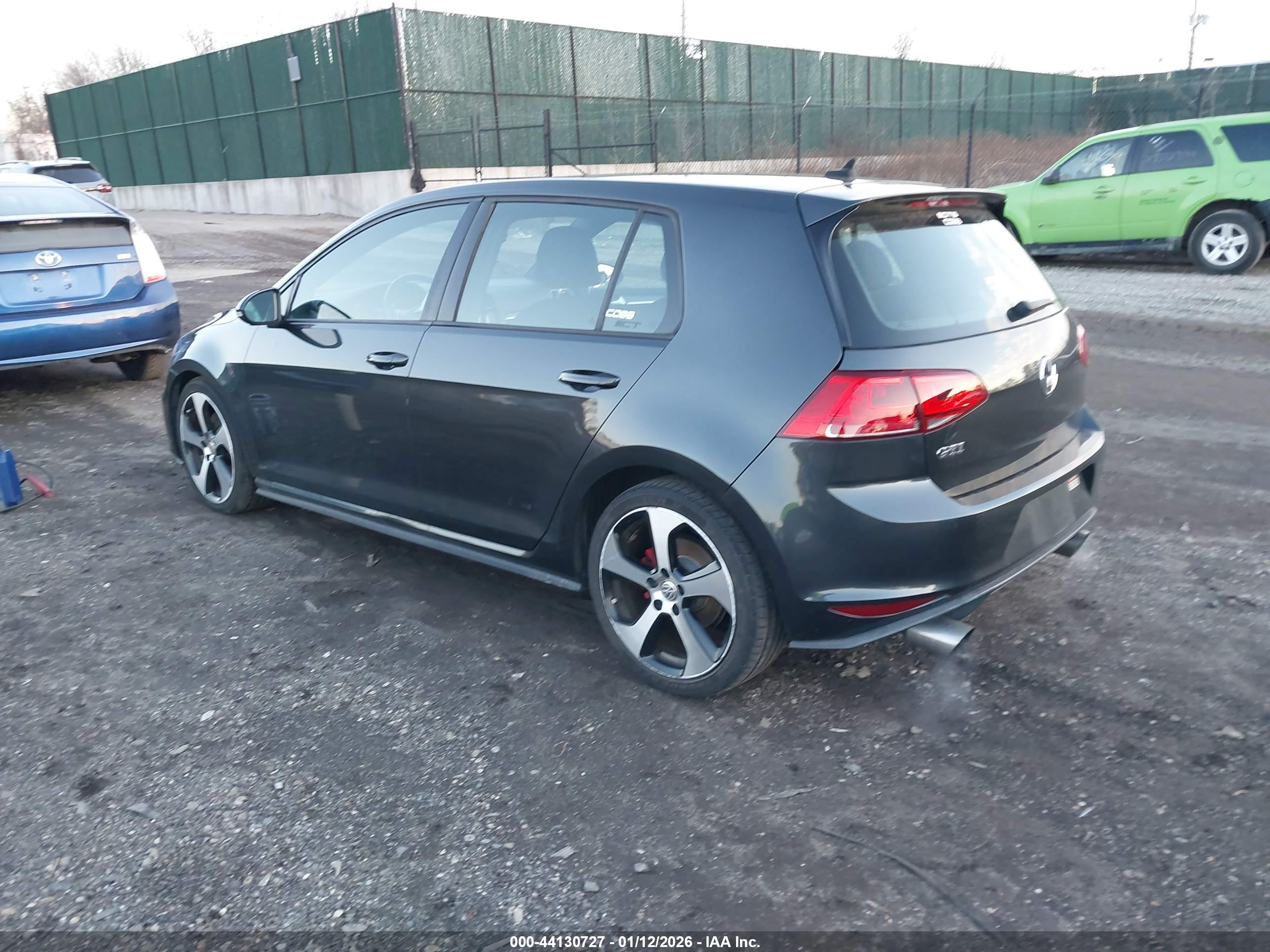 VOLKSWAGEN GOLF image 3