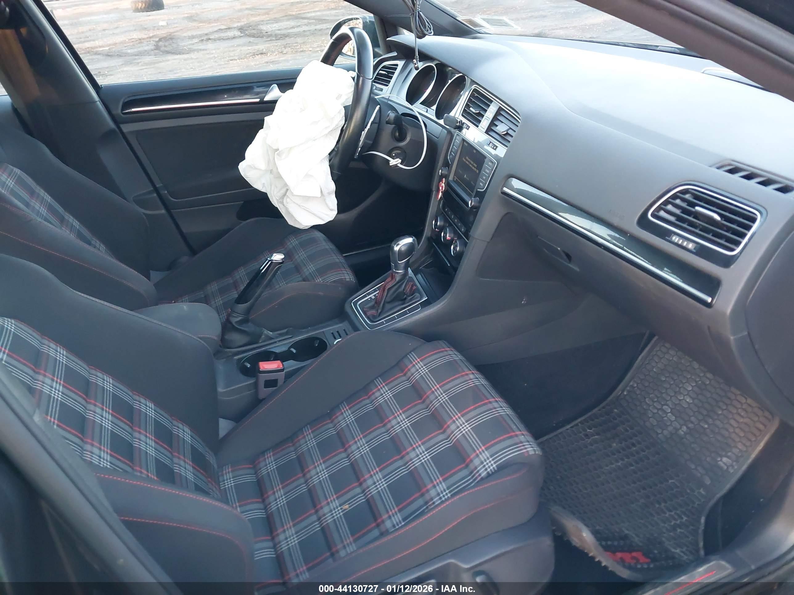 VOLKSWAGEN GOLF image 5