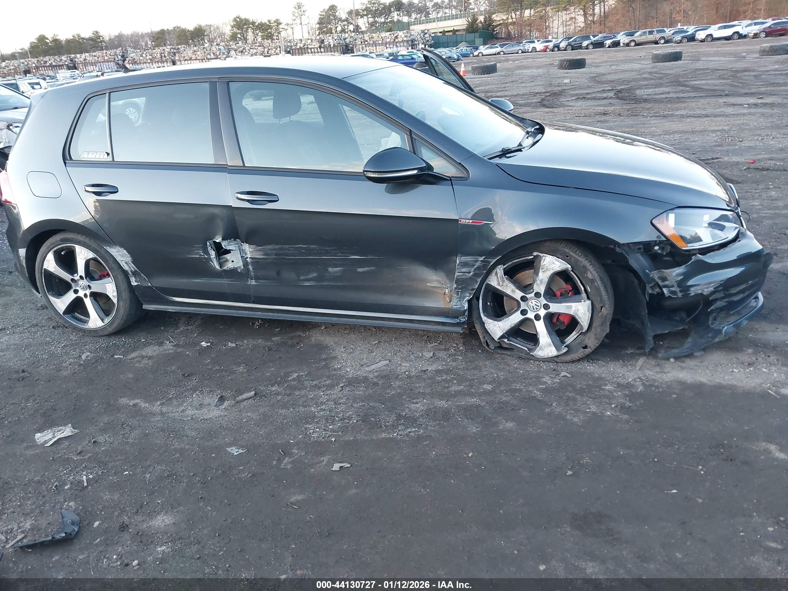 VOLKSWAGEN GOLF image 6