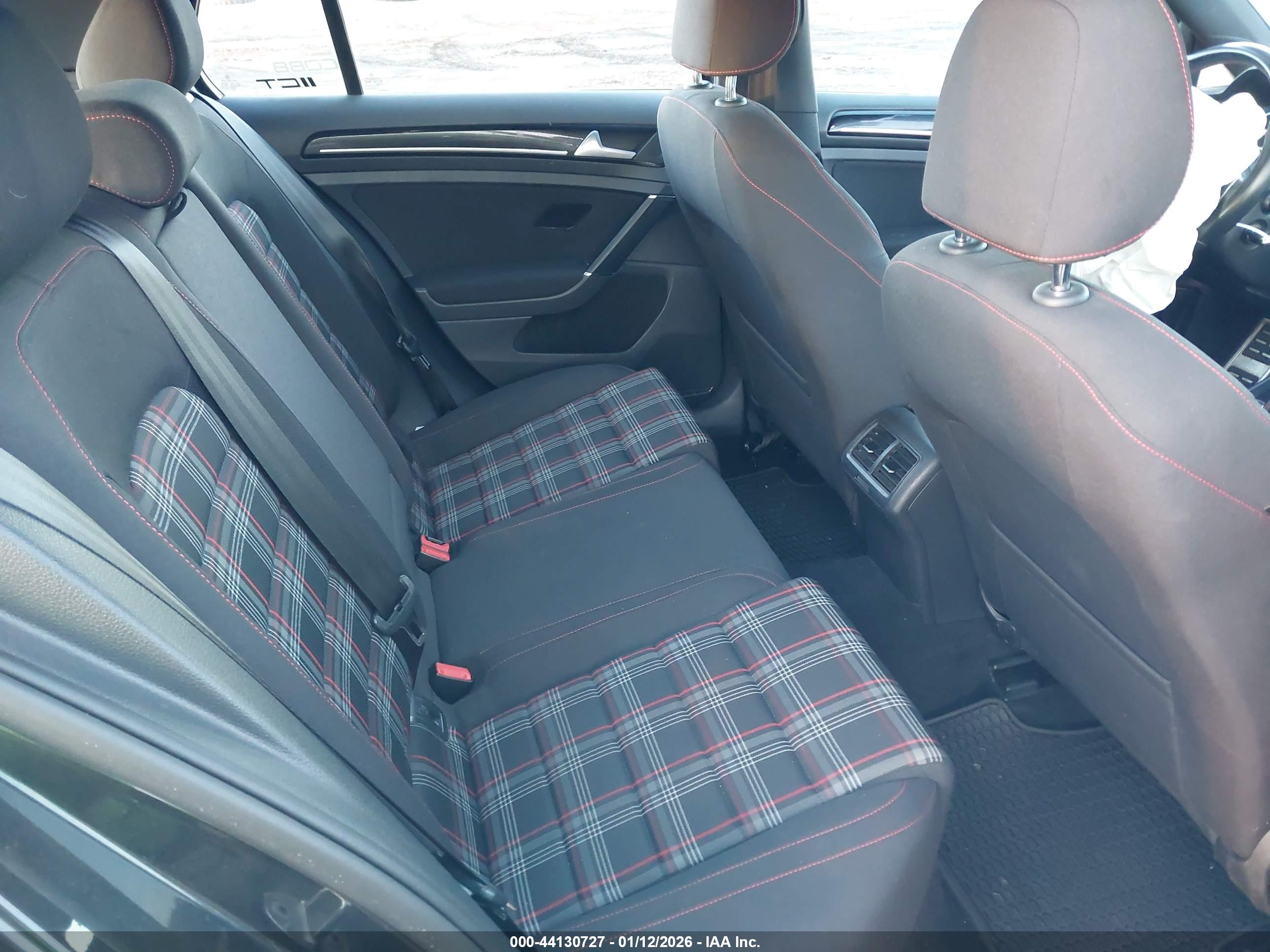 VOLKSWAGEN GOLF image 8