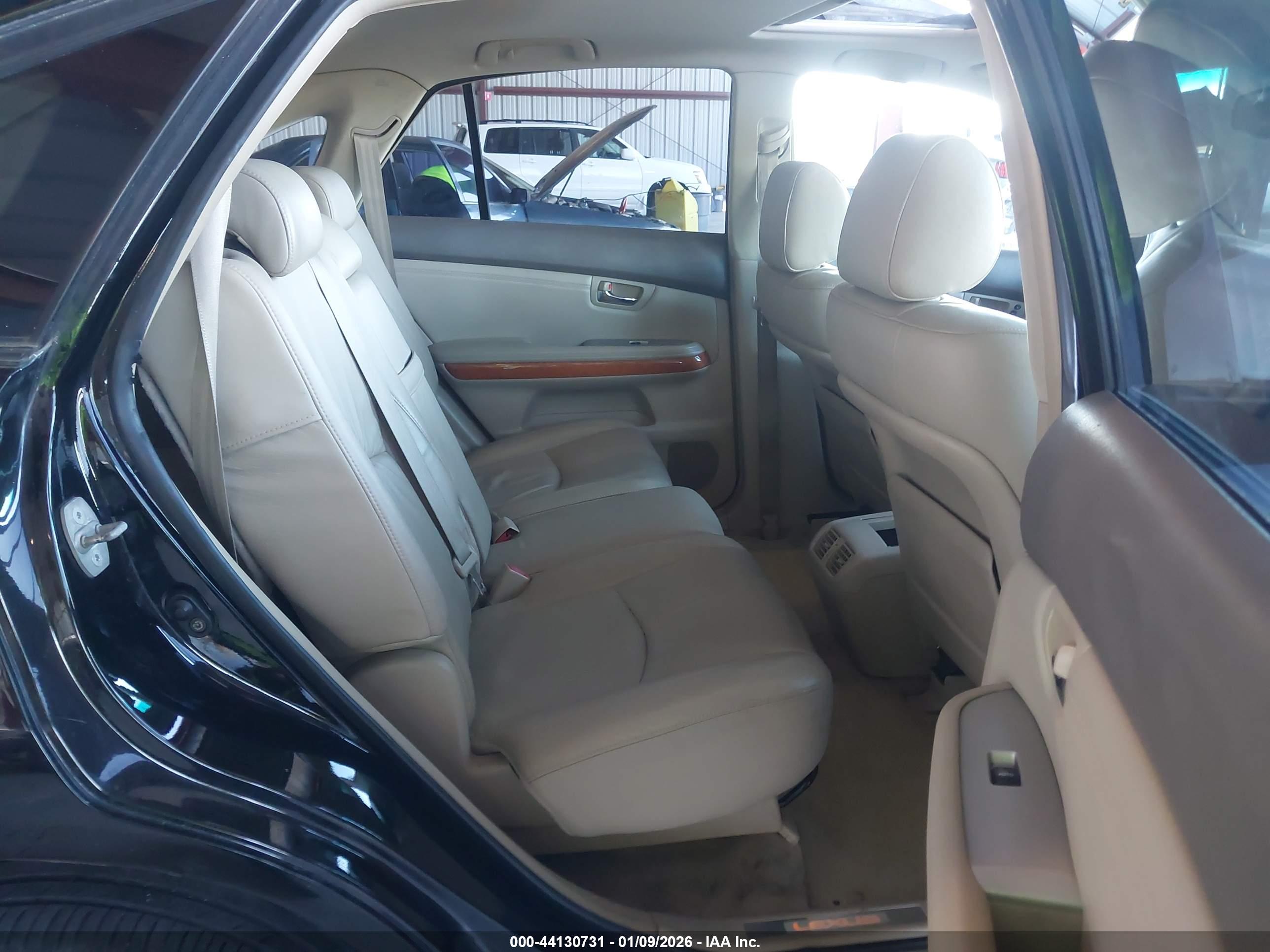 LEXUS RX image 8