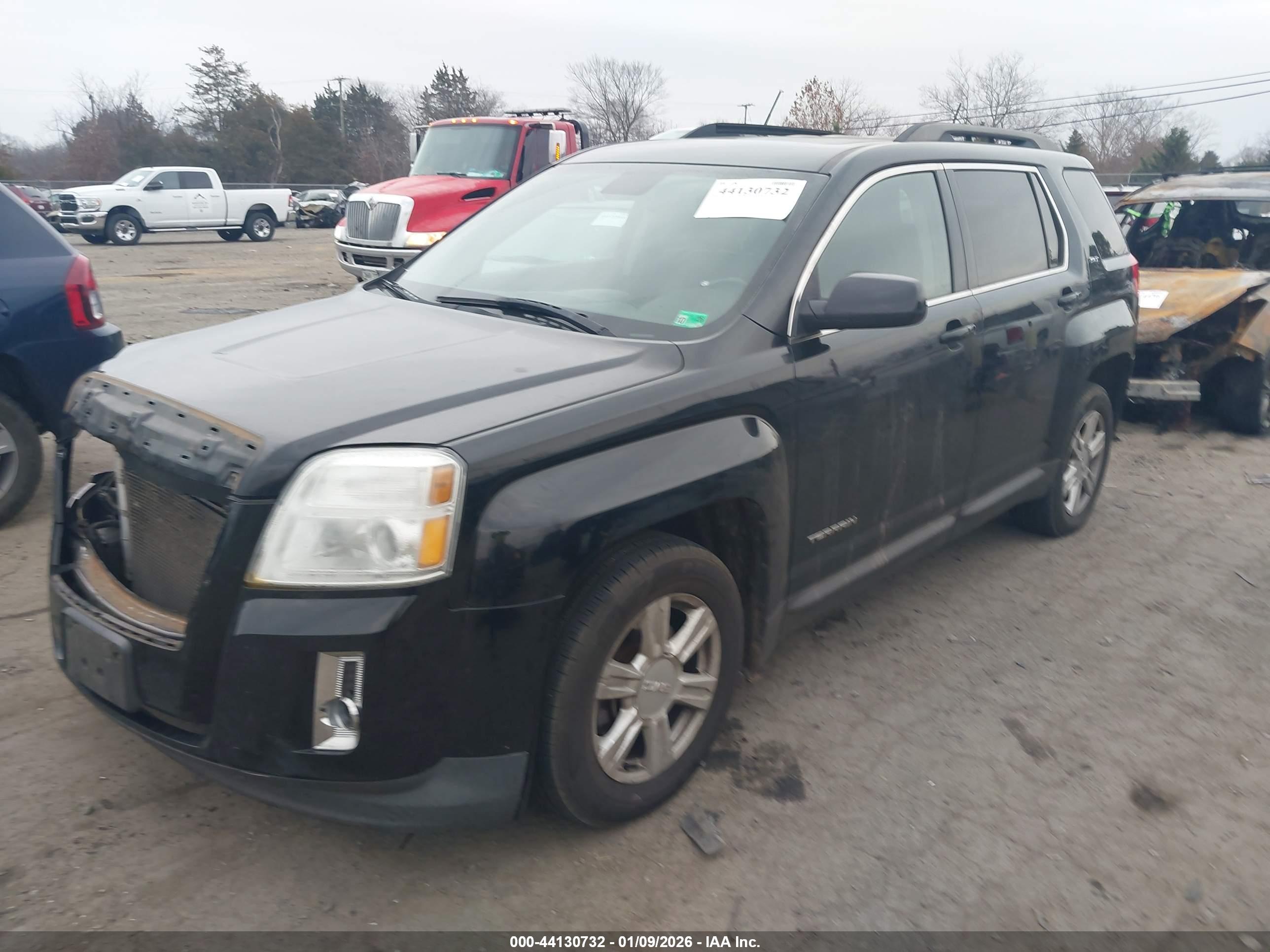 GMC TERRAIN image 2