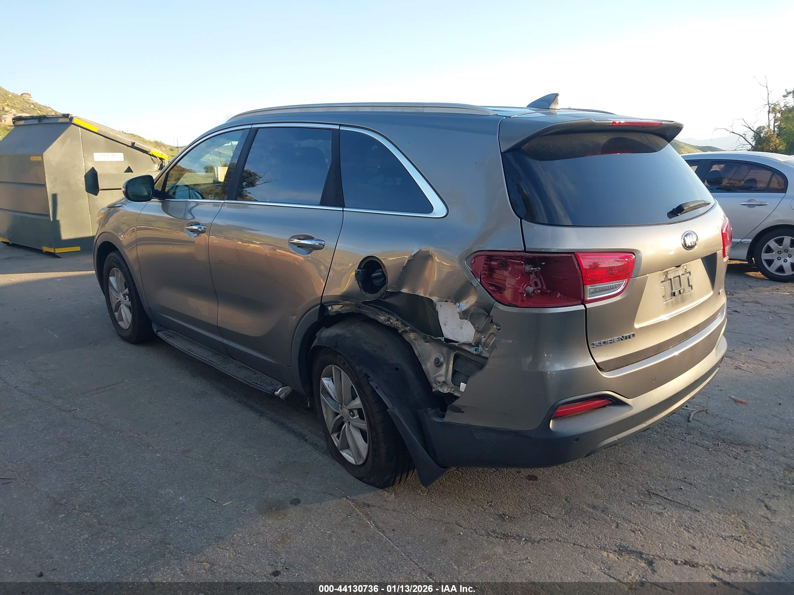 KIA SORENTO image 3