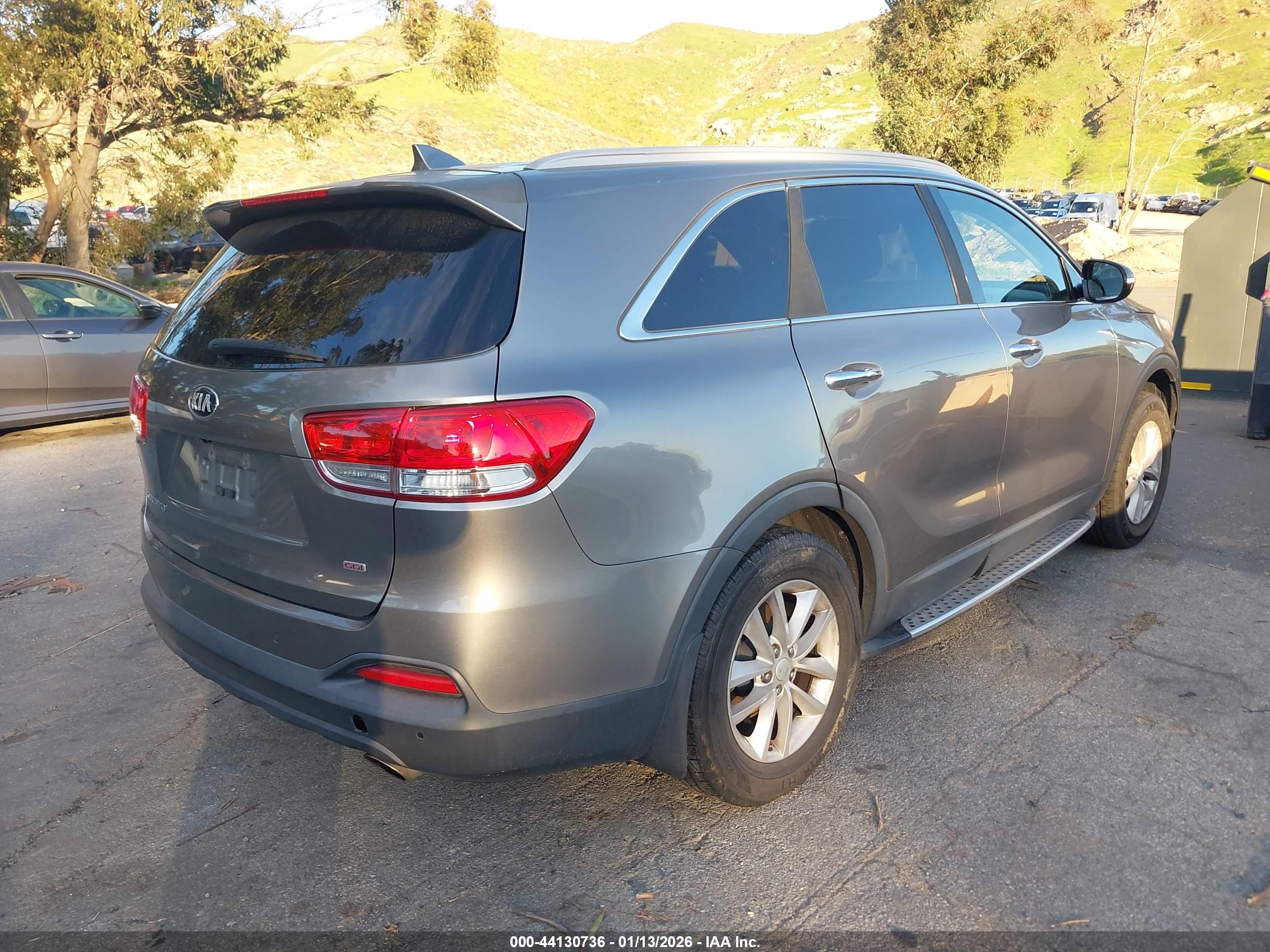 KIA SORENTO image 4