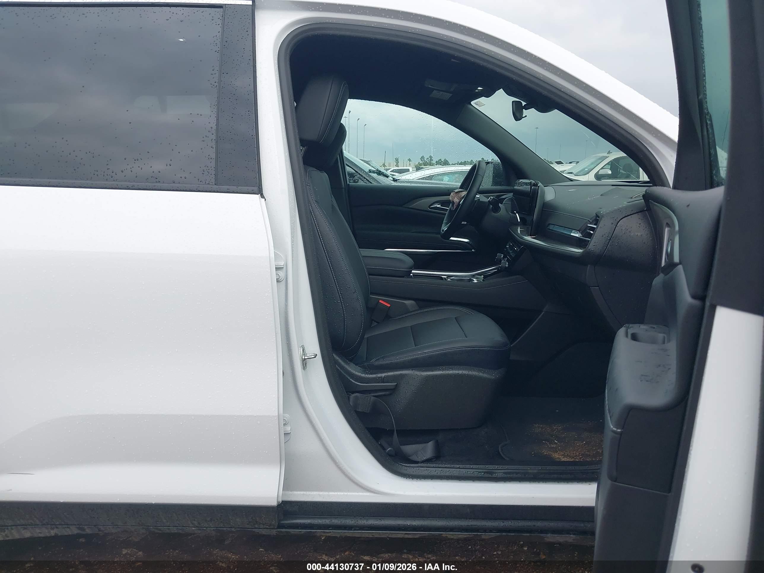 CHEVROLET TRAVERSE image 5