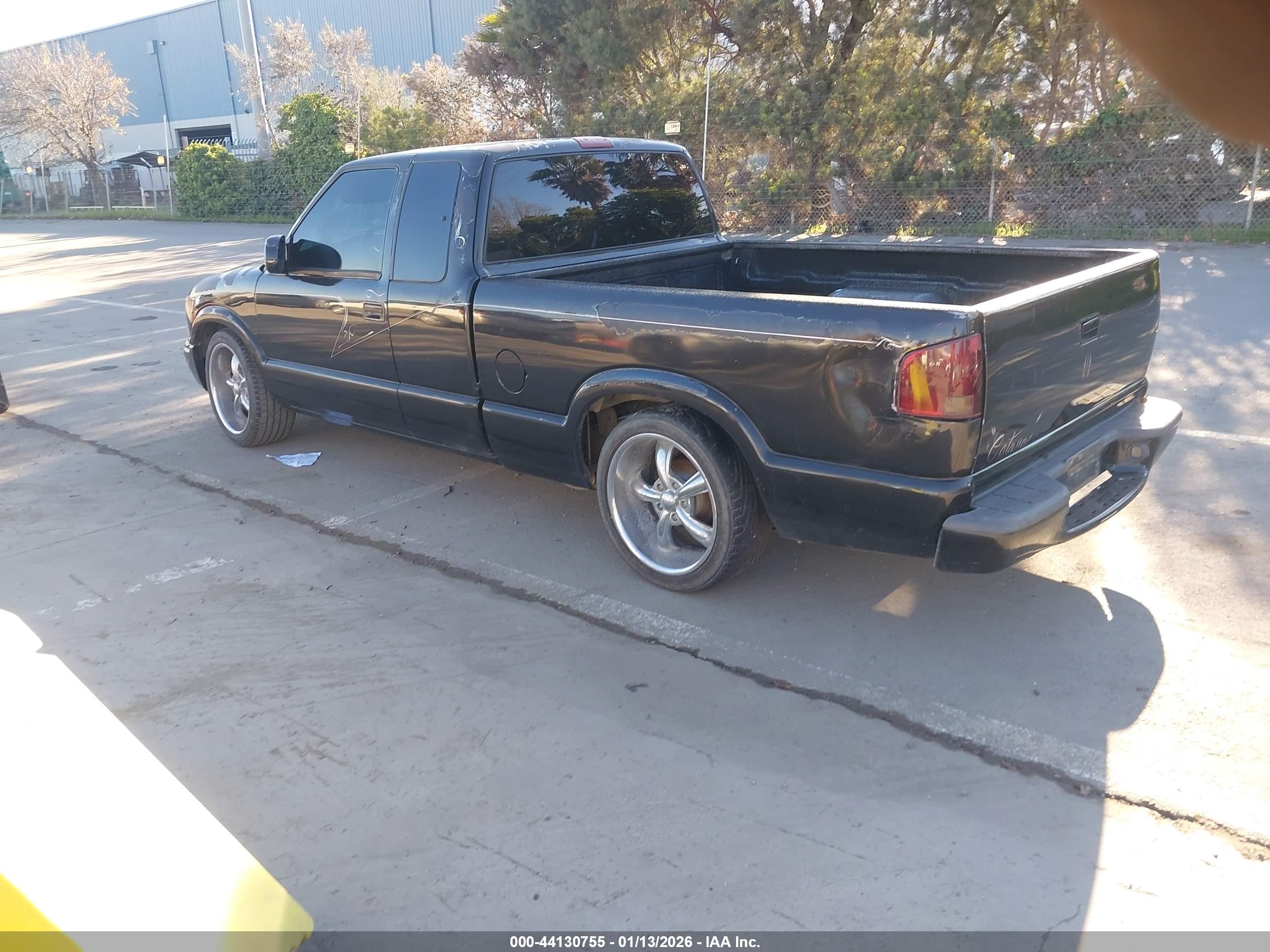 GMC SONOMA image 3