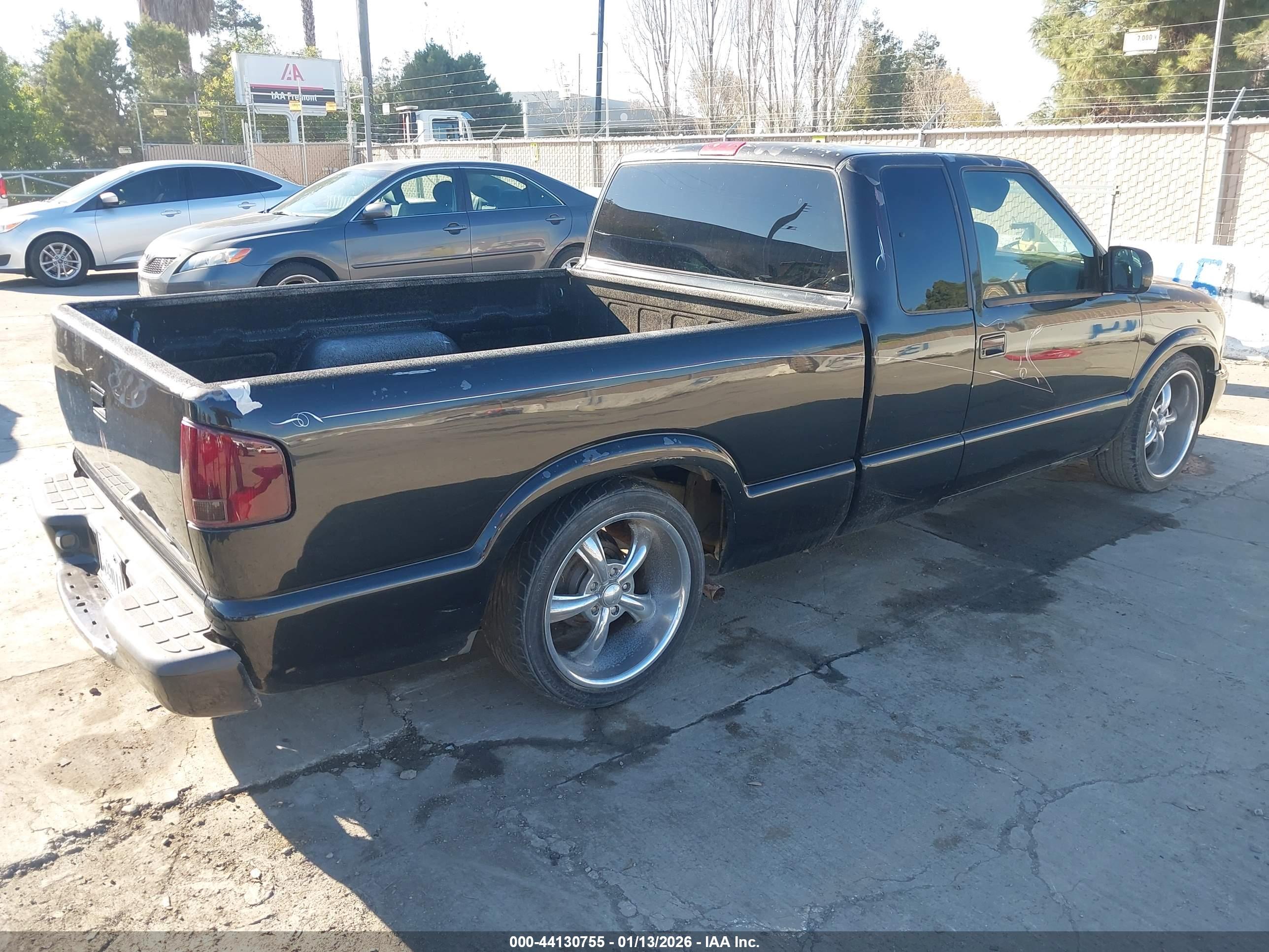 GMC SONOMA image 4