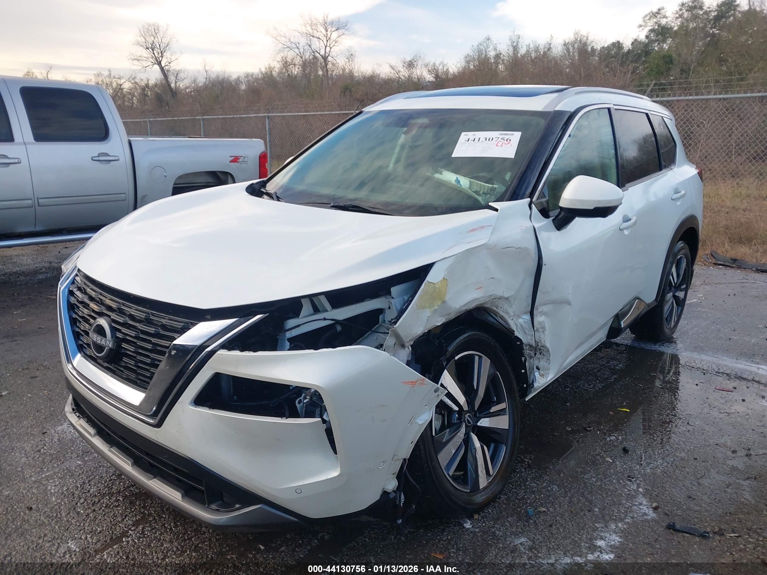 NISSAN ROGUE image 2