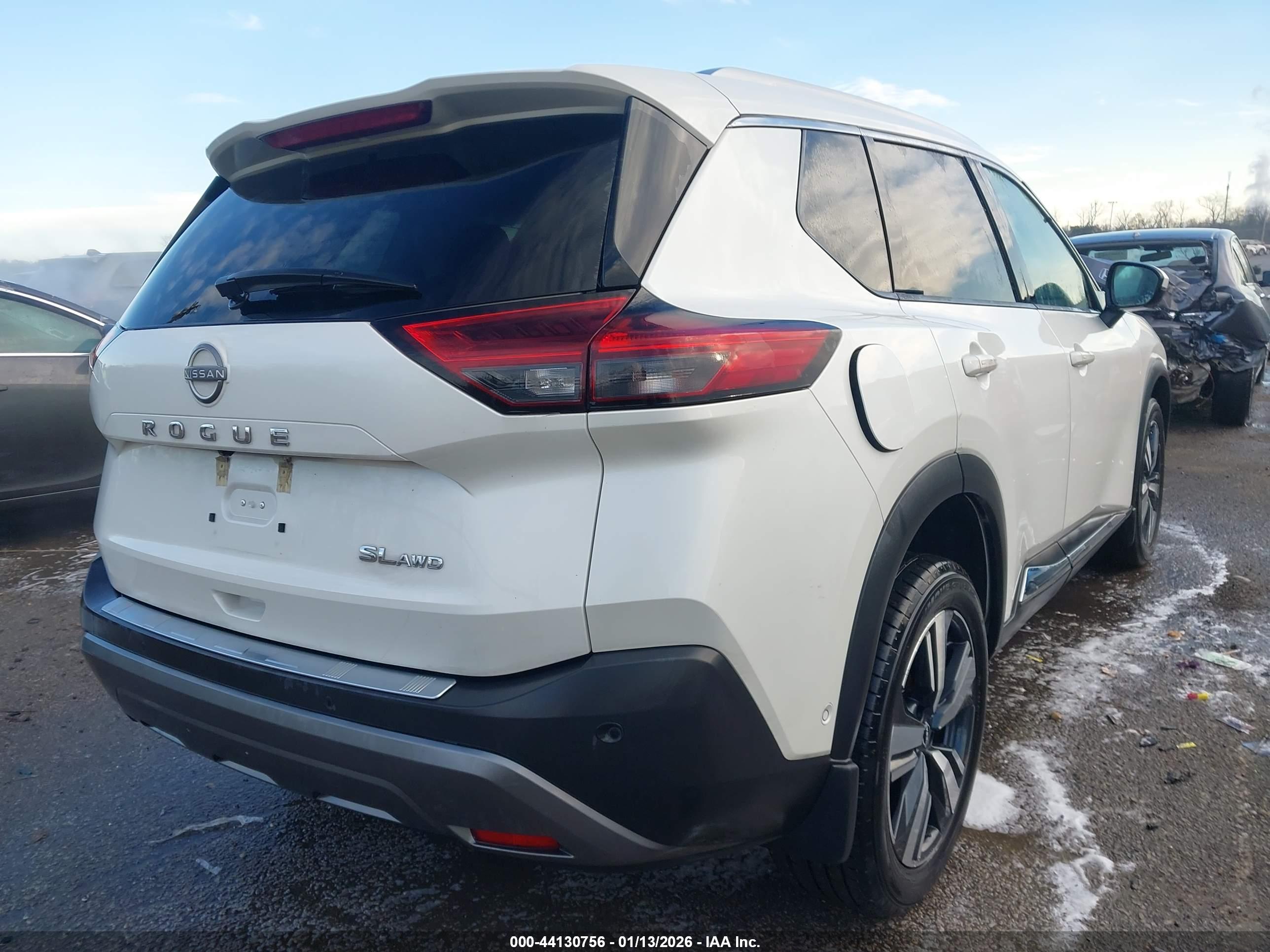 NISSAN ROGUE image 4