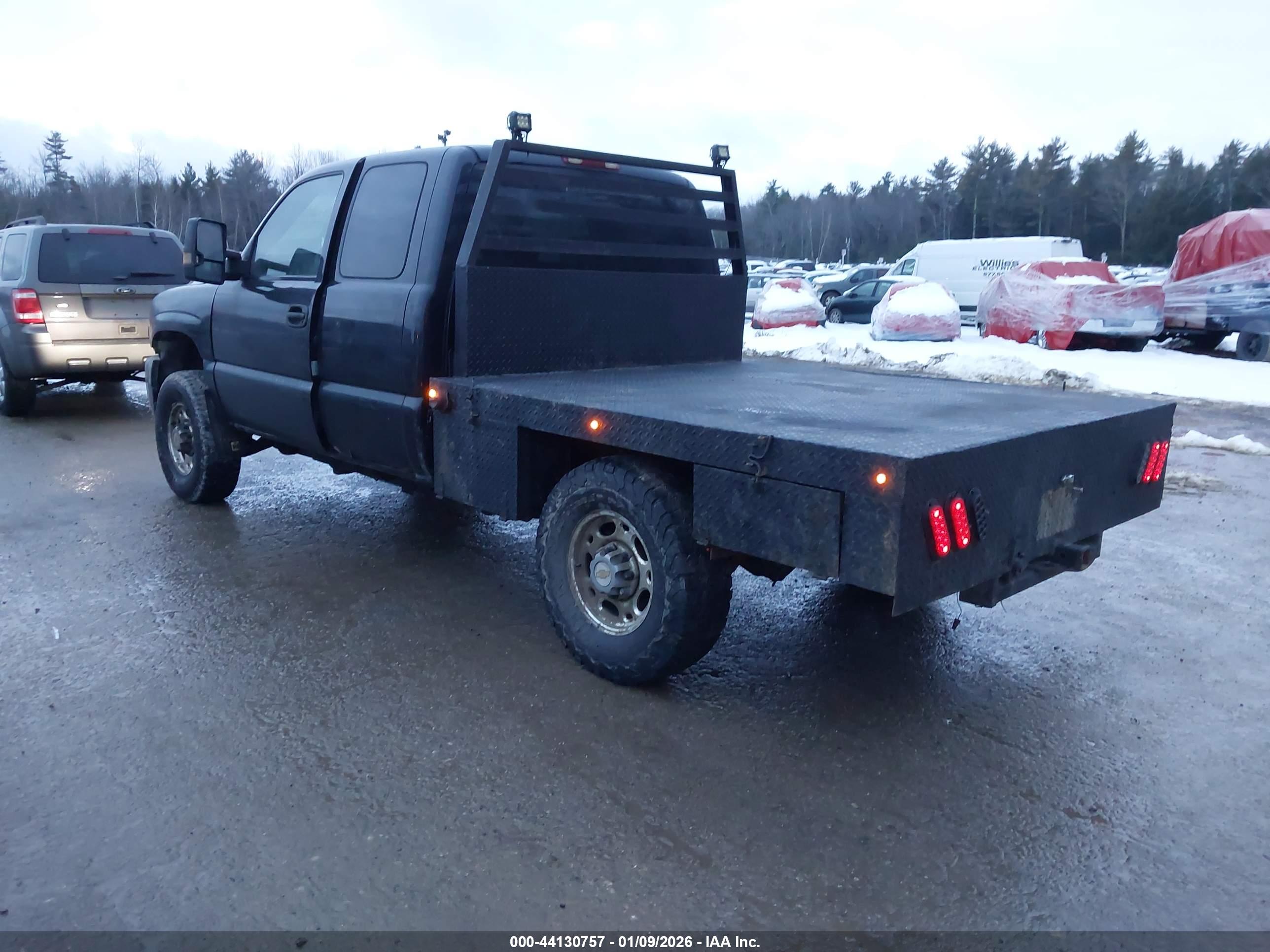CHEVROLET SILVERADO image 3