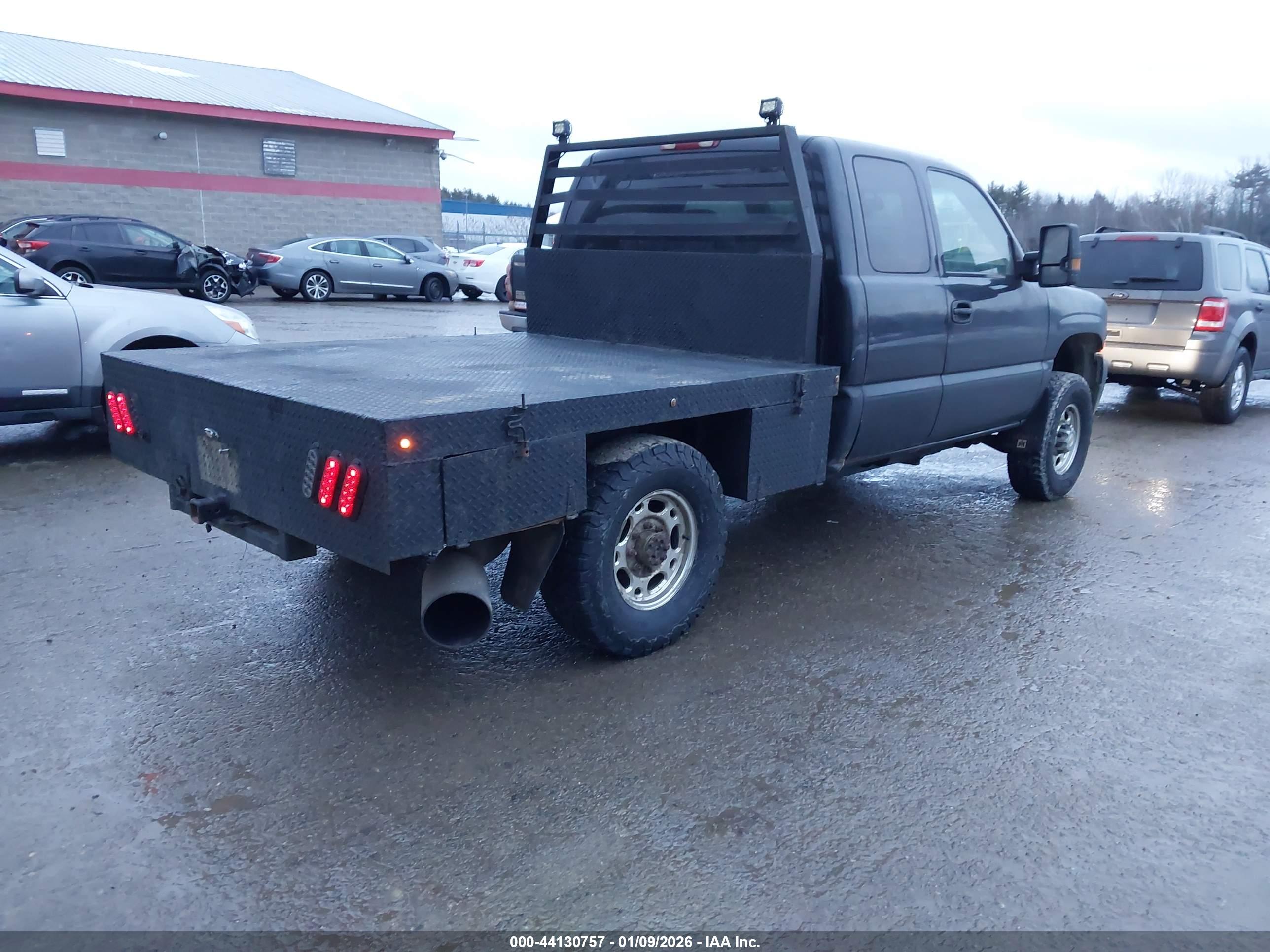 CHEVROLET SILVERADO image 4