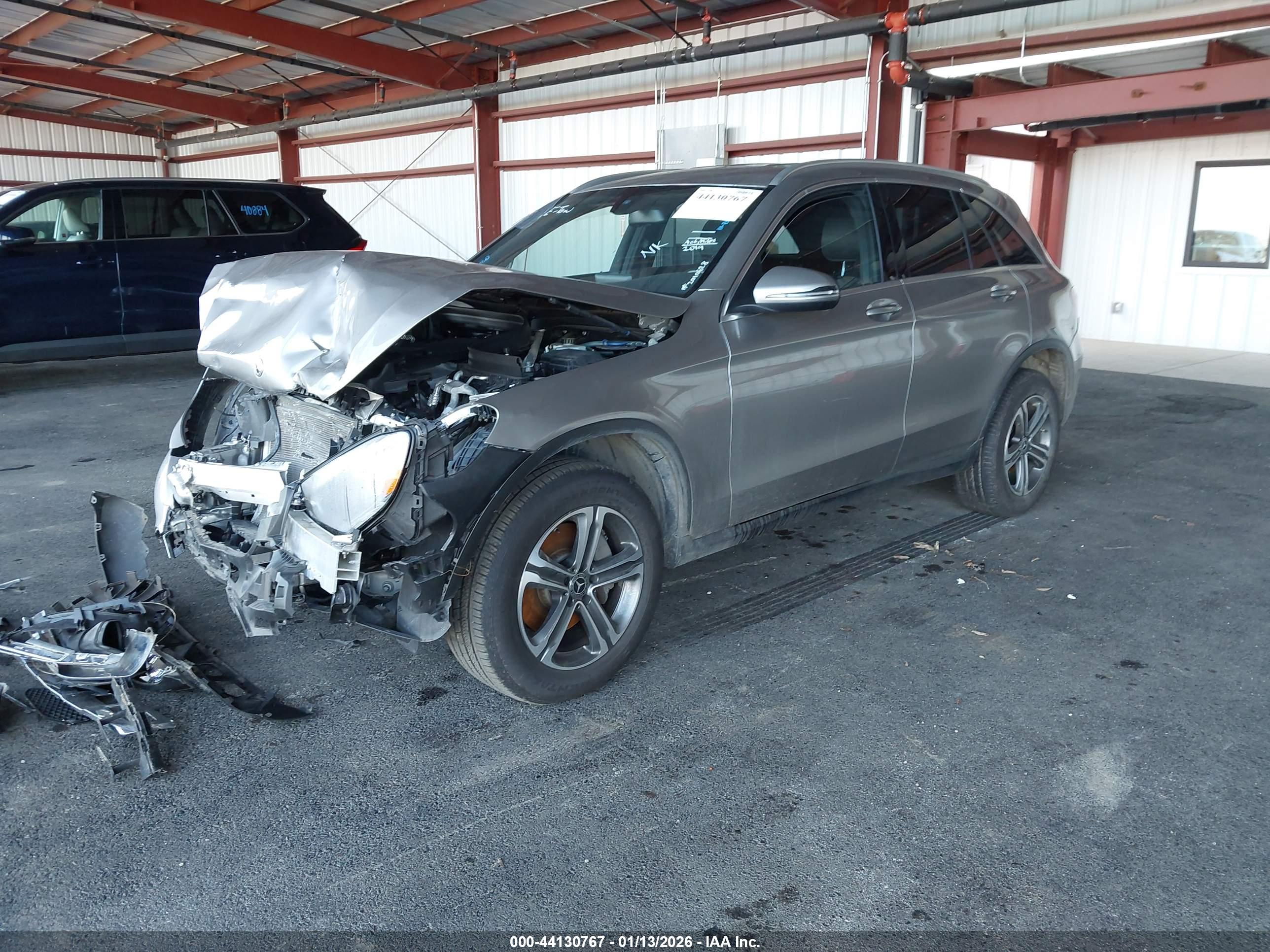 MERCEDES-BENZ GLC image 2